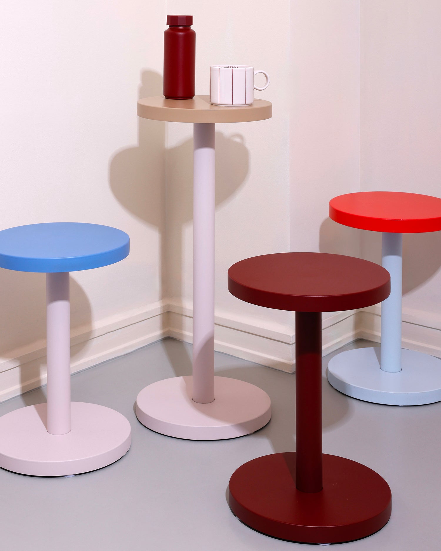 Tavolino rotondo in metallo Trisse