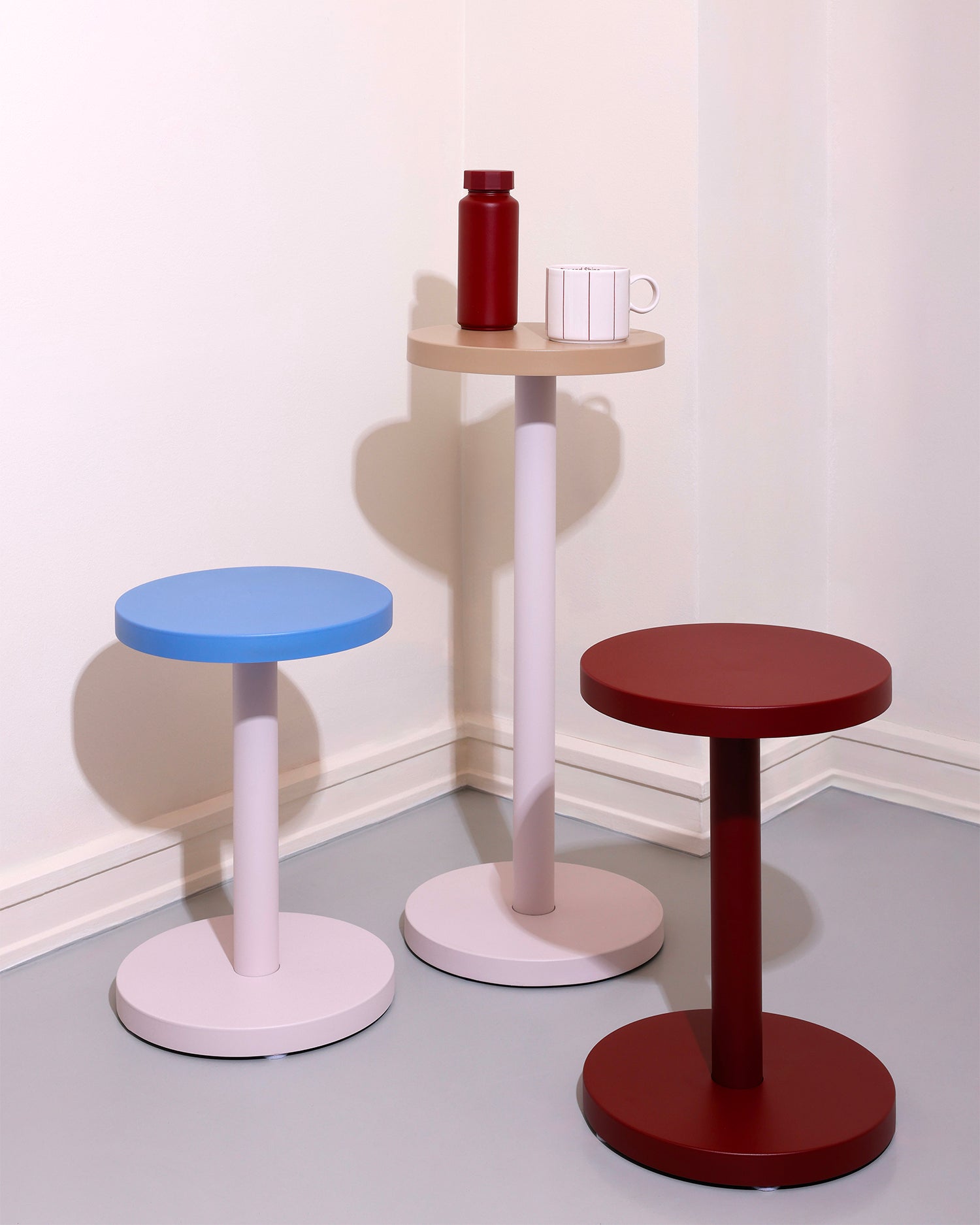 Tavolino rotondo in metallo Trisse