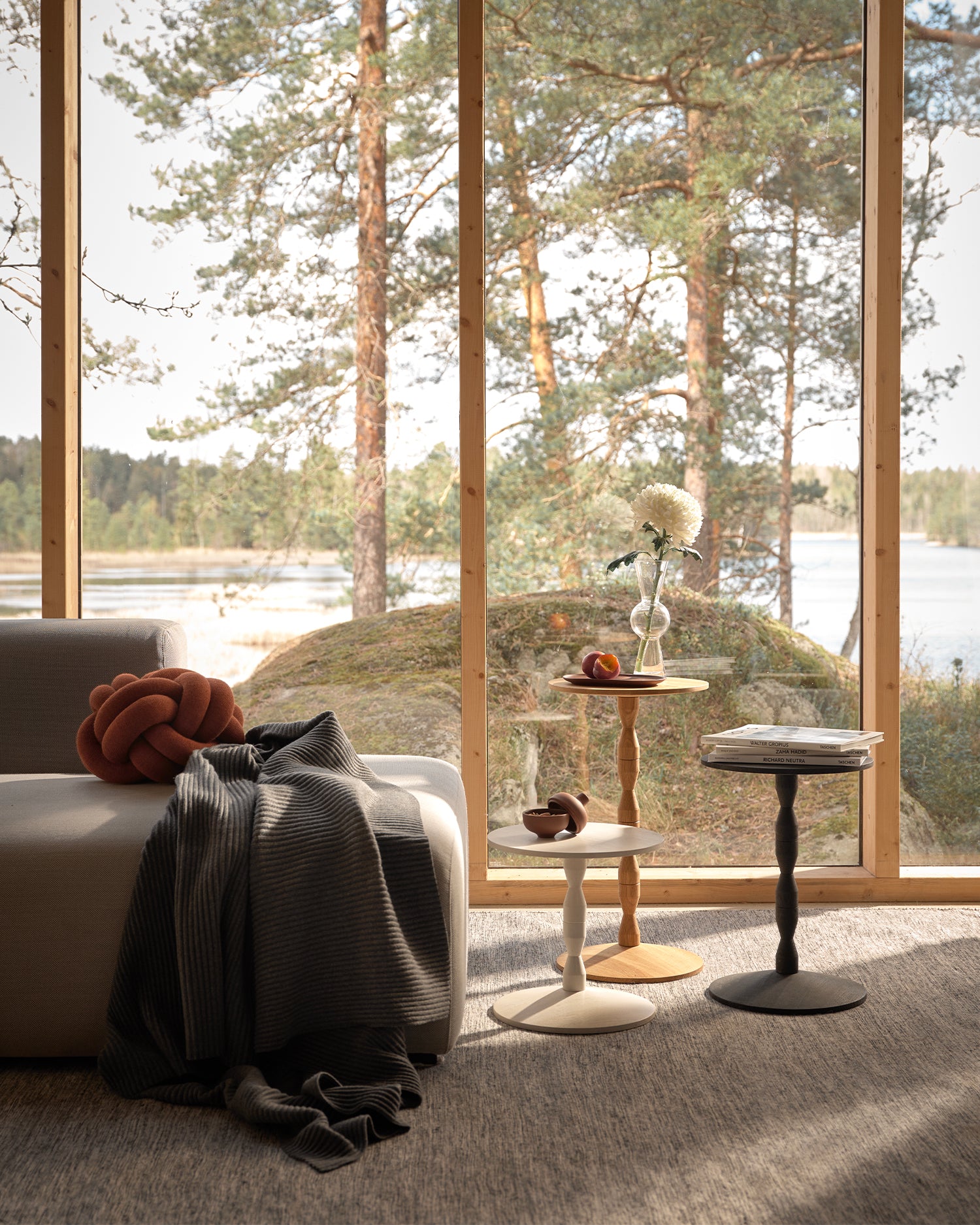 Tavolino in legno di rovere Pedestal, naturale