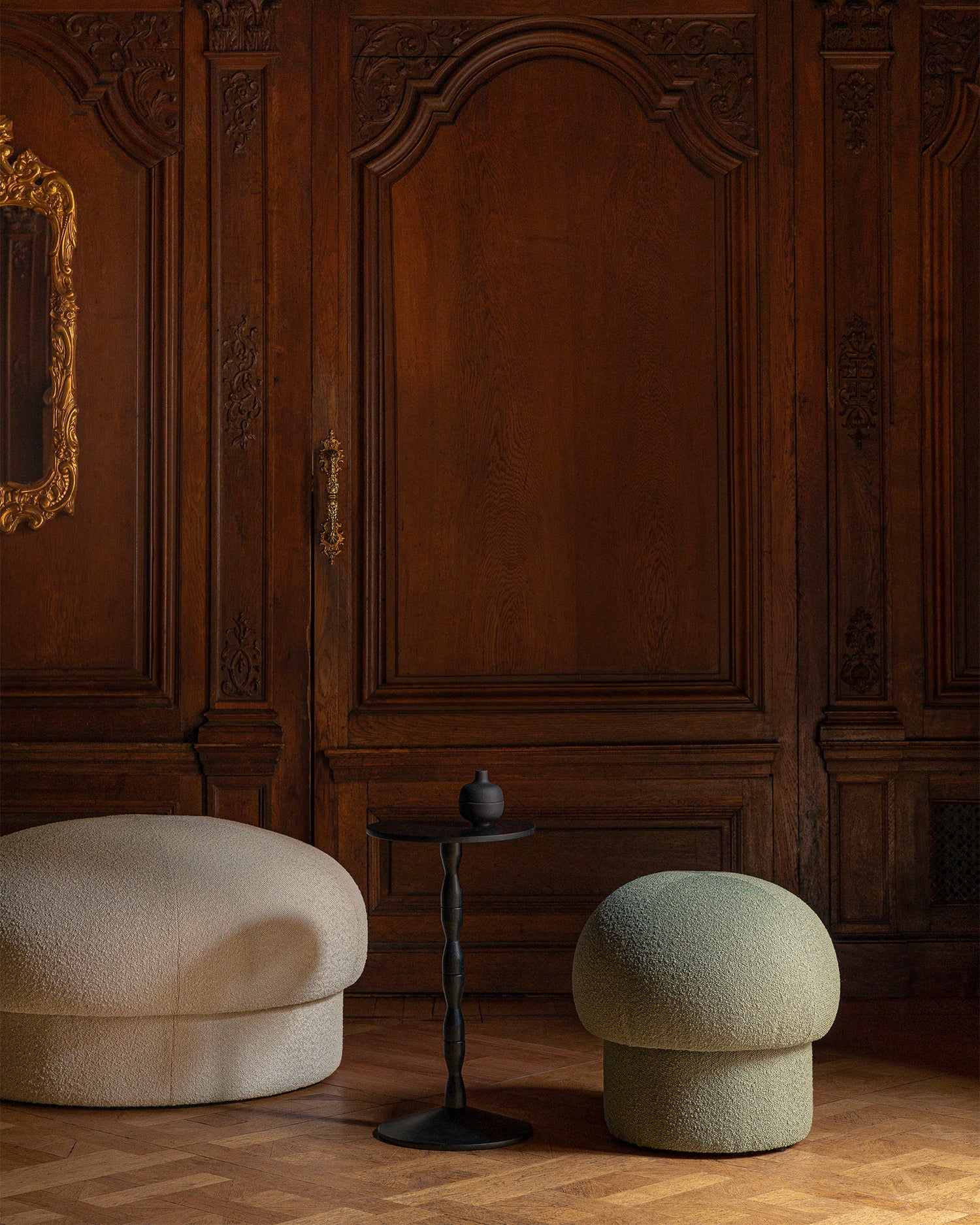 Tavolino in legno di rovere Pedestal, nero