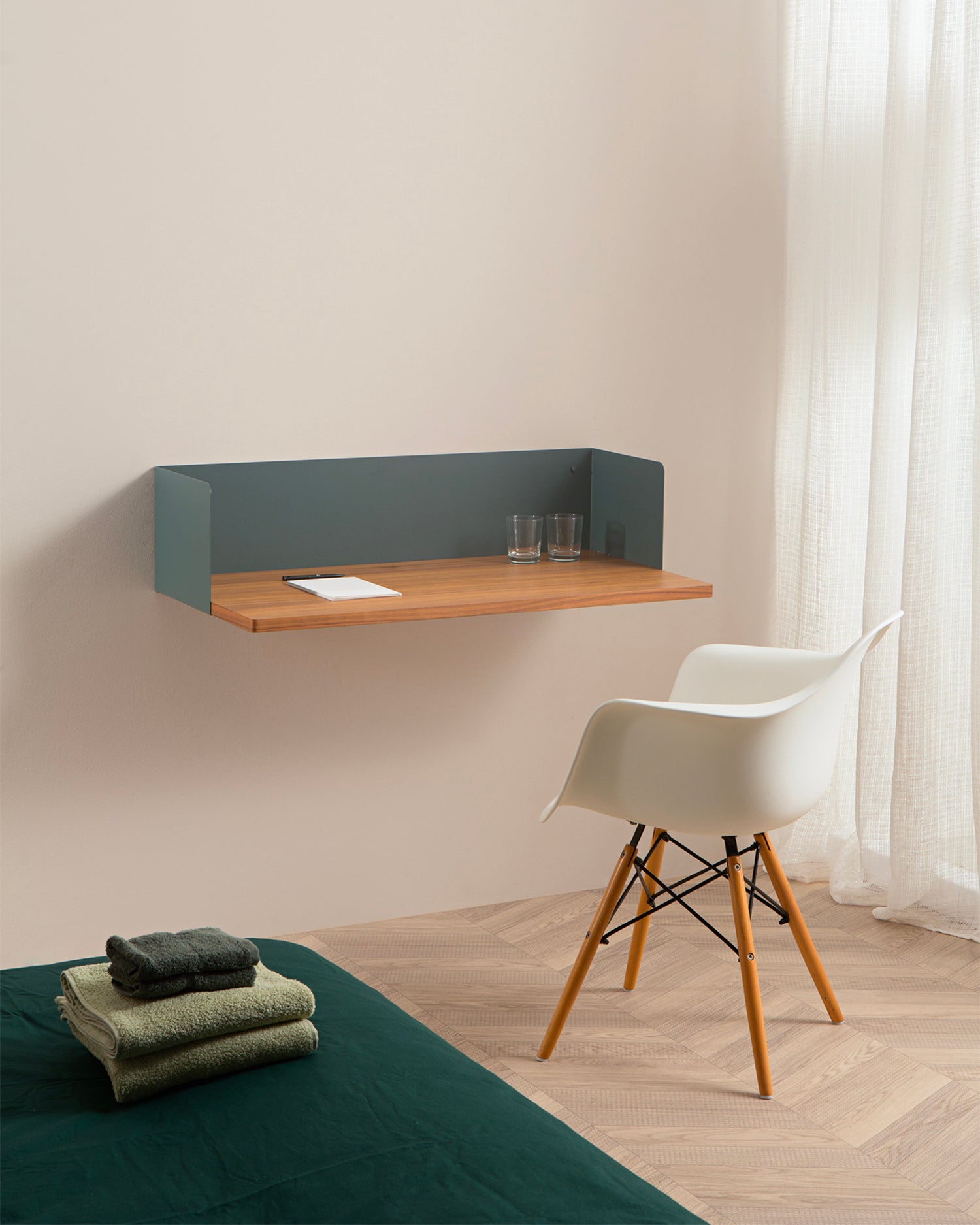 Scrivania da parete in metallo Desky