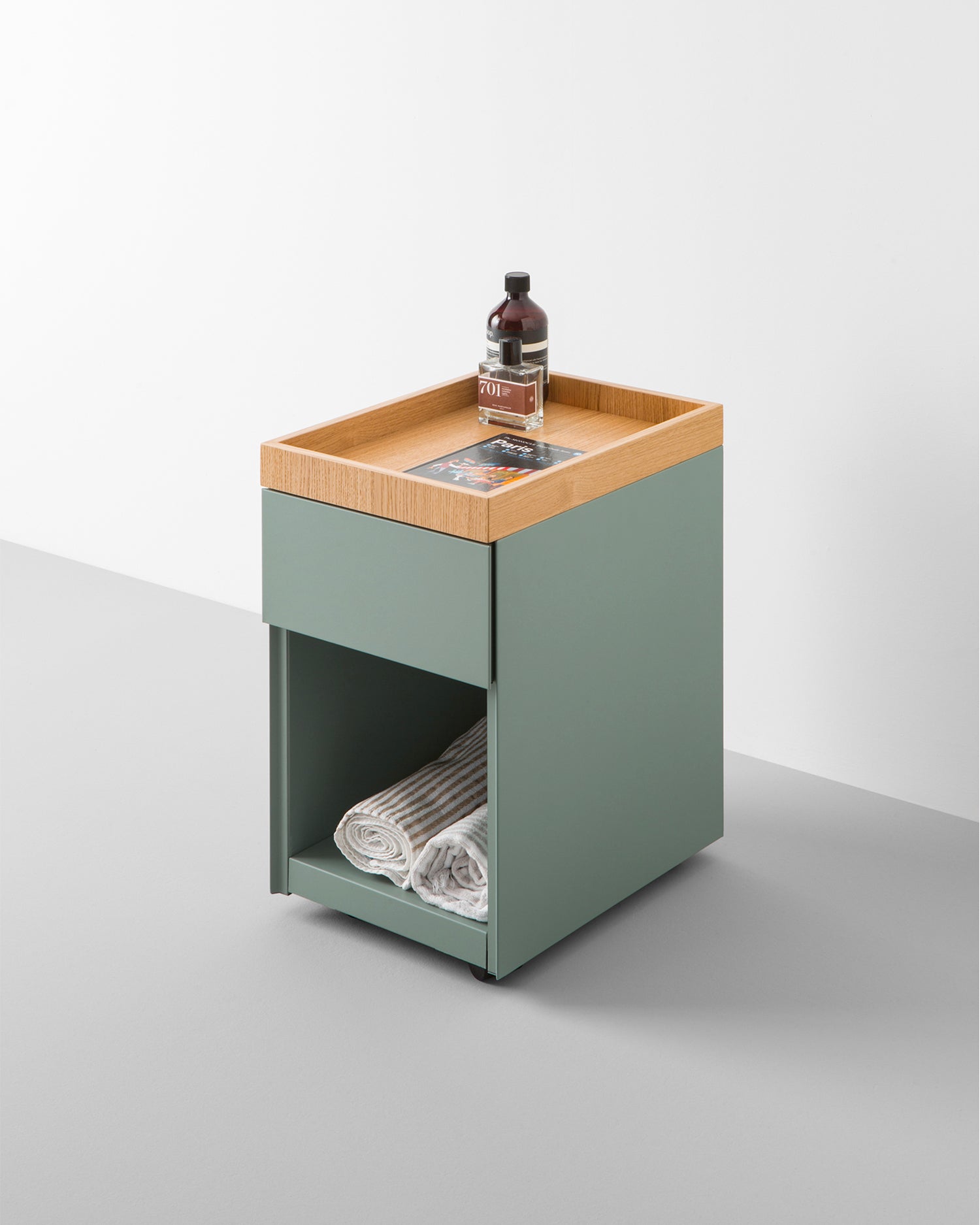 Cassettiera in metallo e piano in rovere Peddy