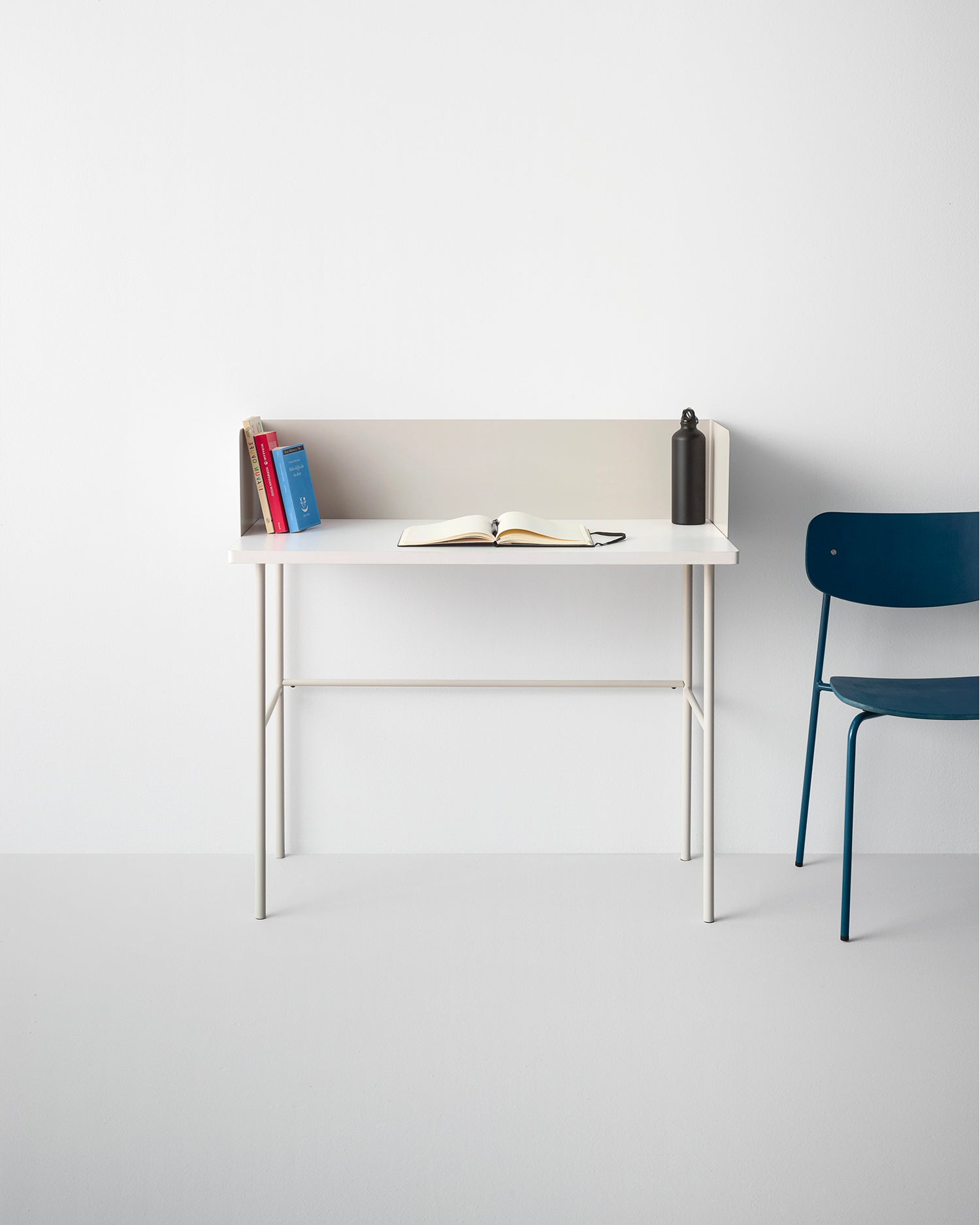 Scrivania in metallo Desky Floor