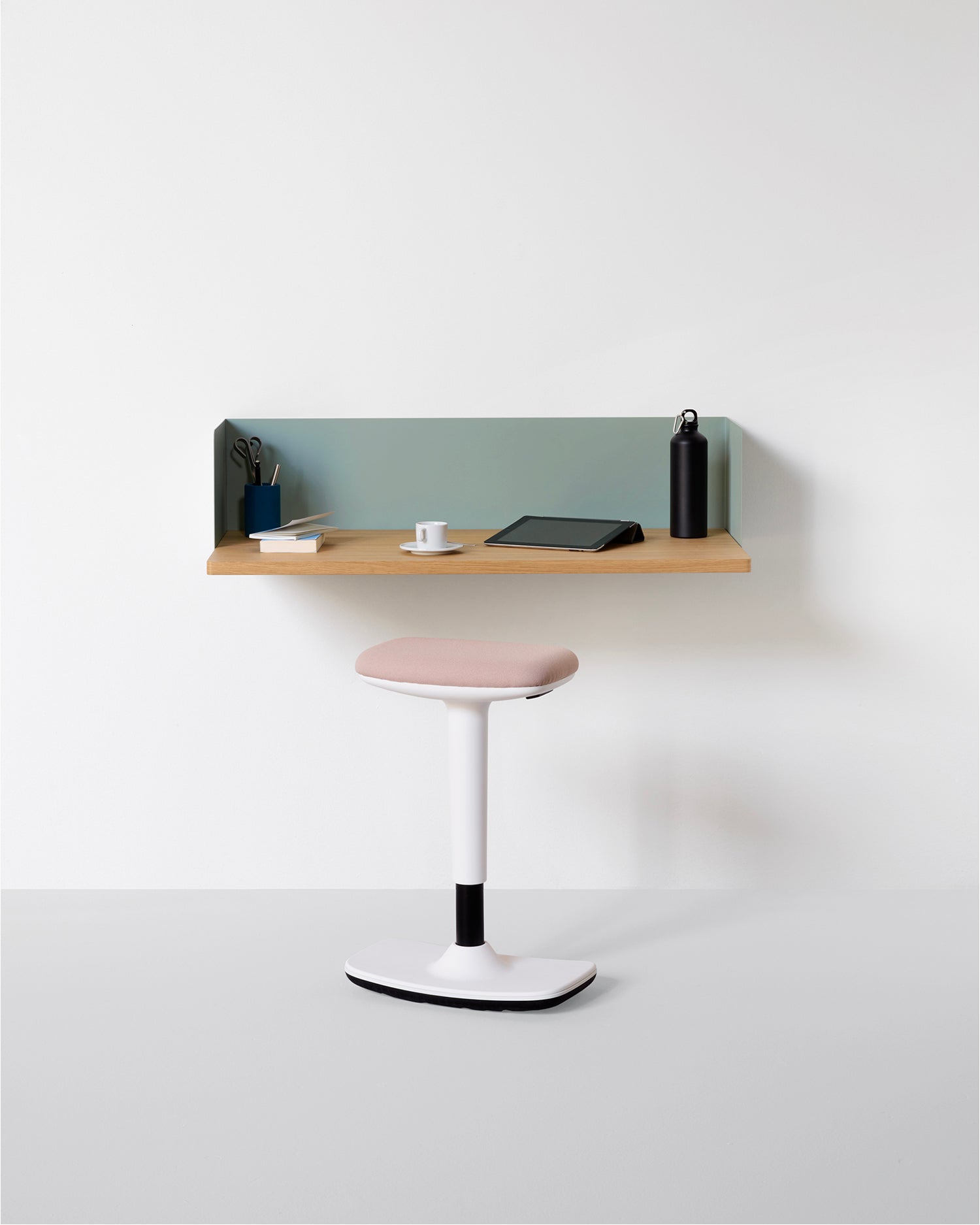 Scrivania da parete in metallo Desky