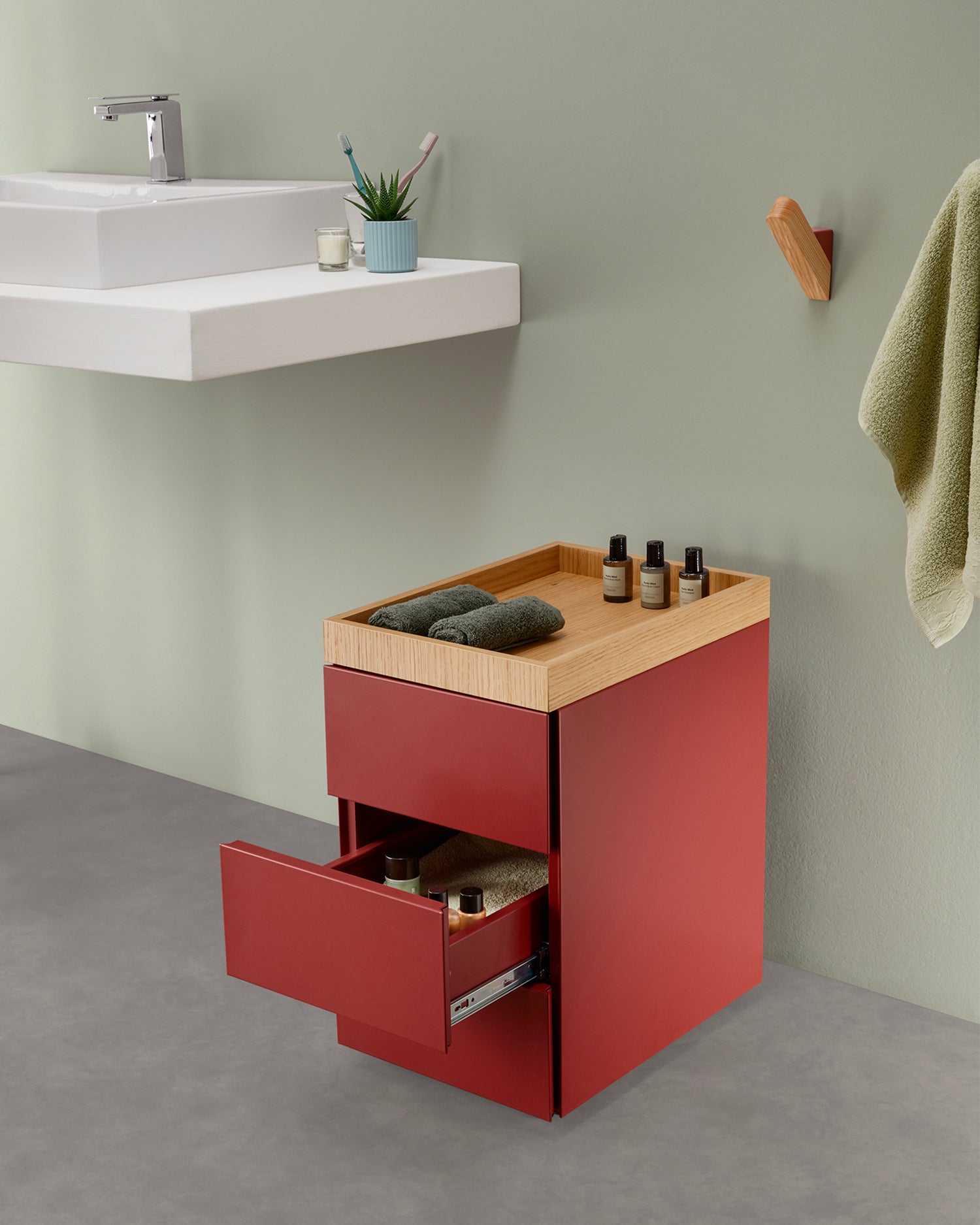 Cassettiera in metallo e piano in rovere Peddy