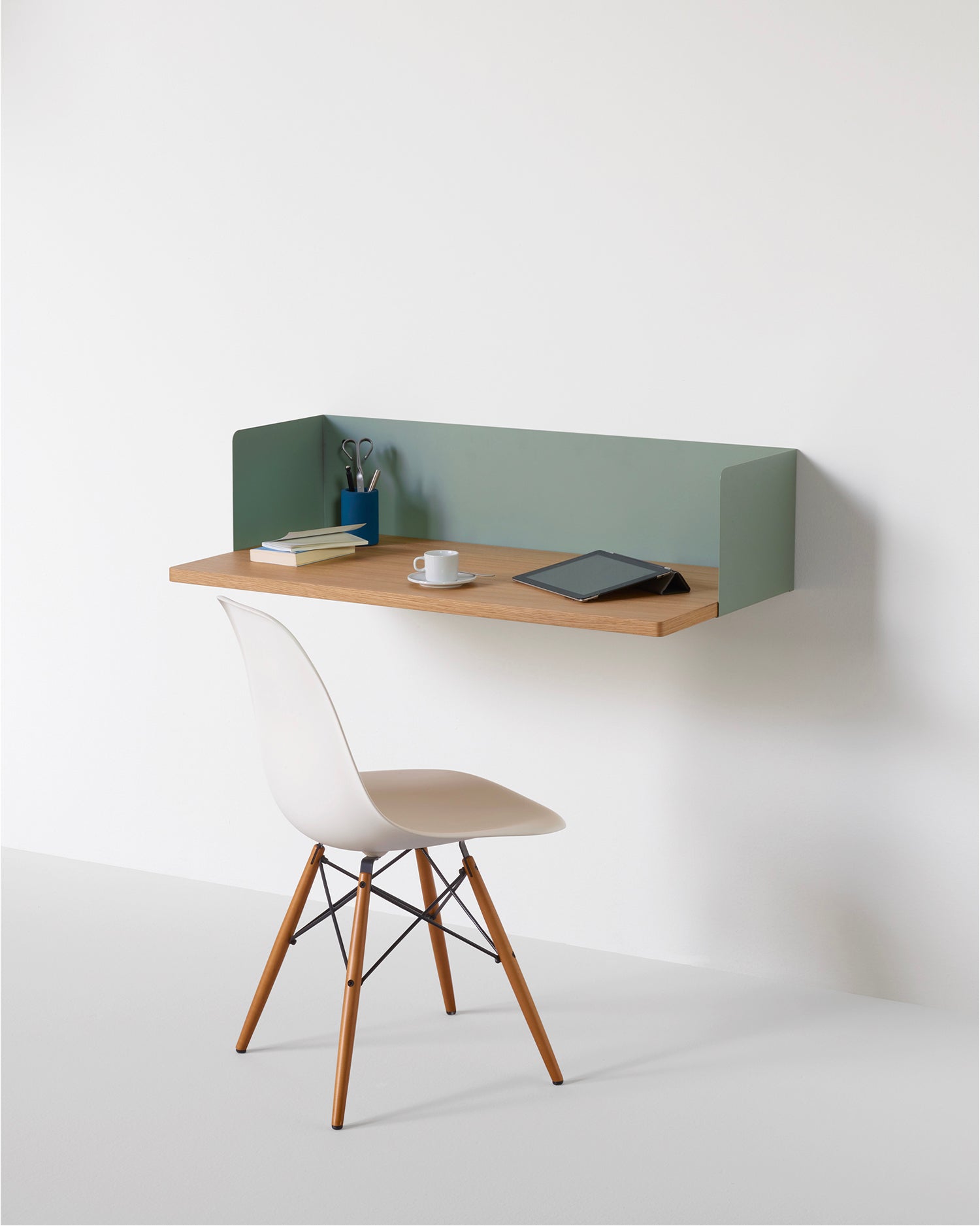 Scrivania da parete in metallo Desky