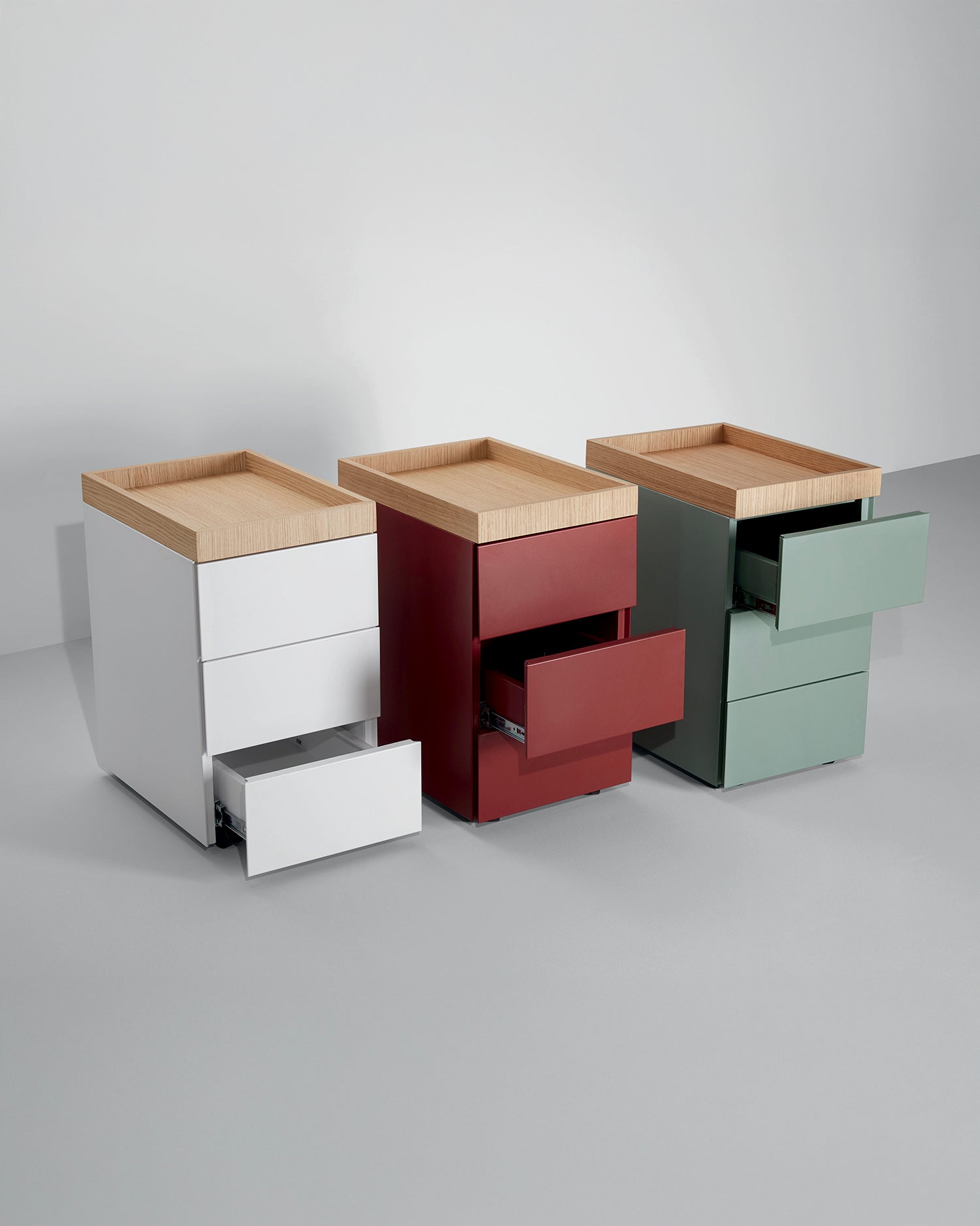 Cassettiera in metallo e piano in rovere Peddy