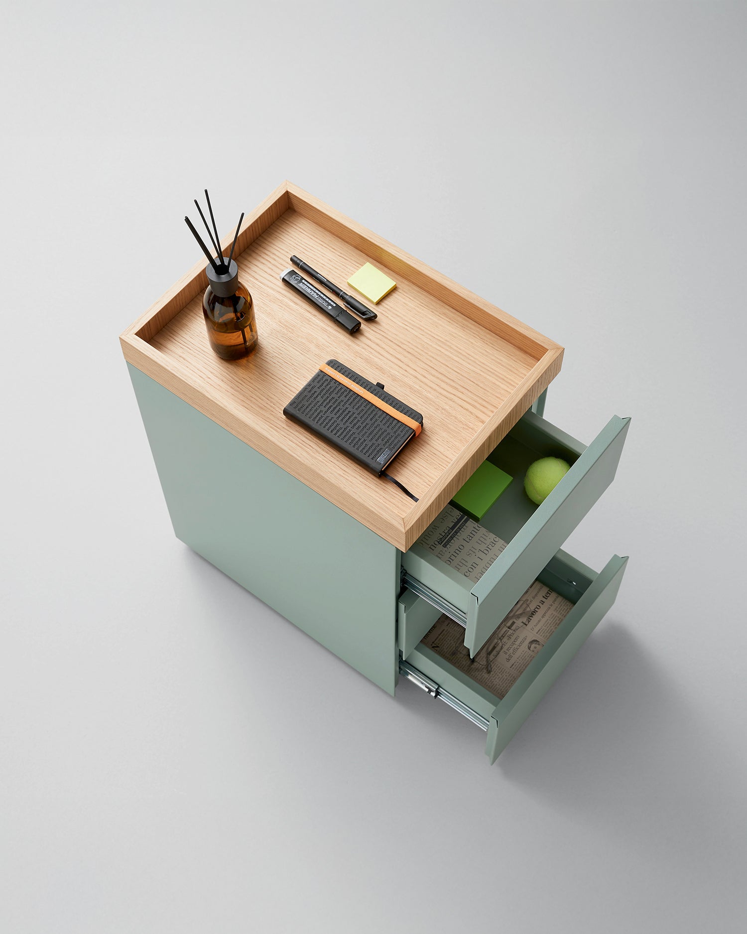 Cassettiera in metallo e piano in rovere Peddy