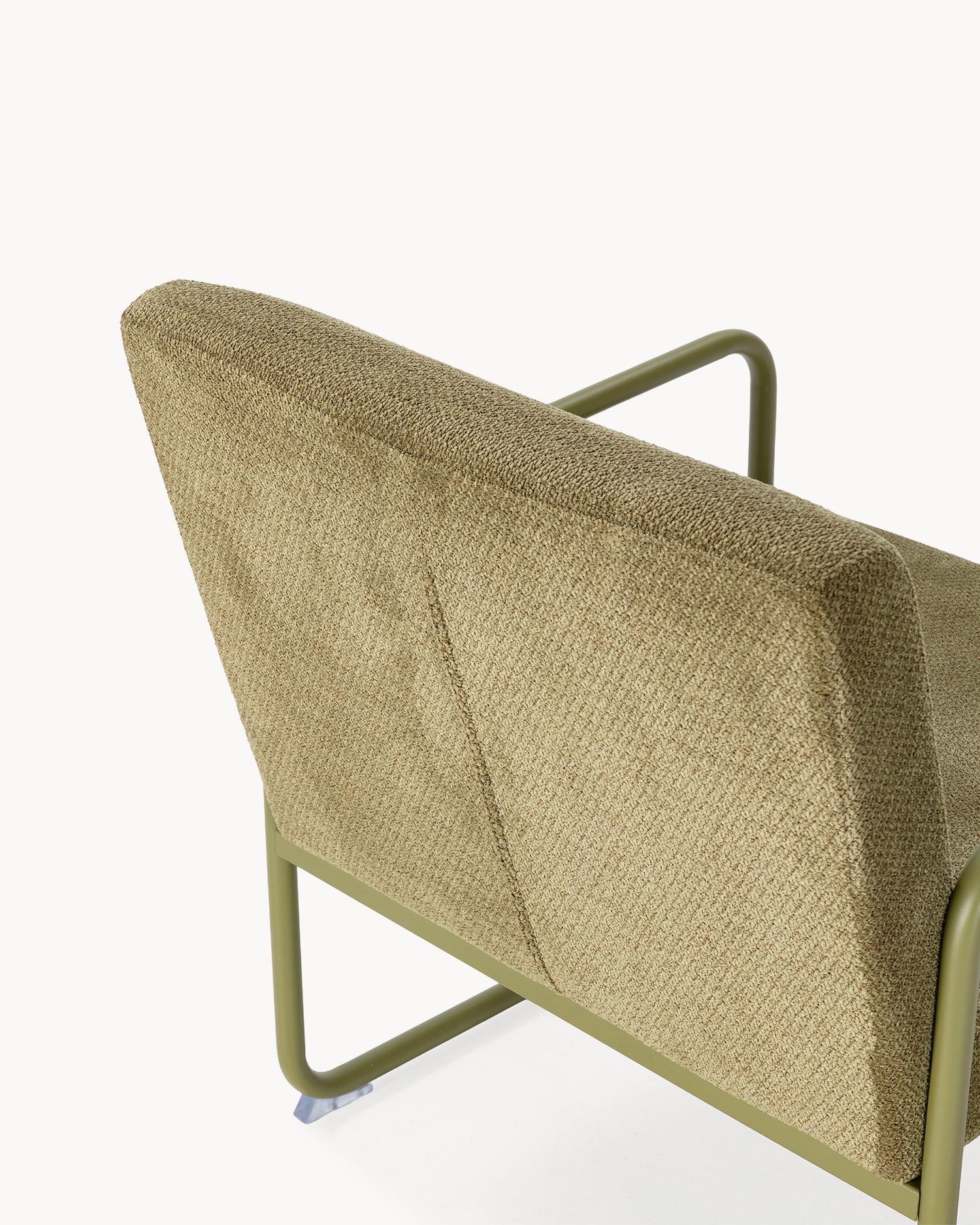 Poltrona imbottita in ciniglia Vince verde Essential Design