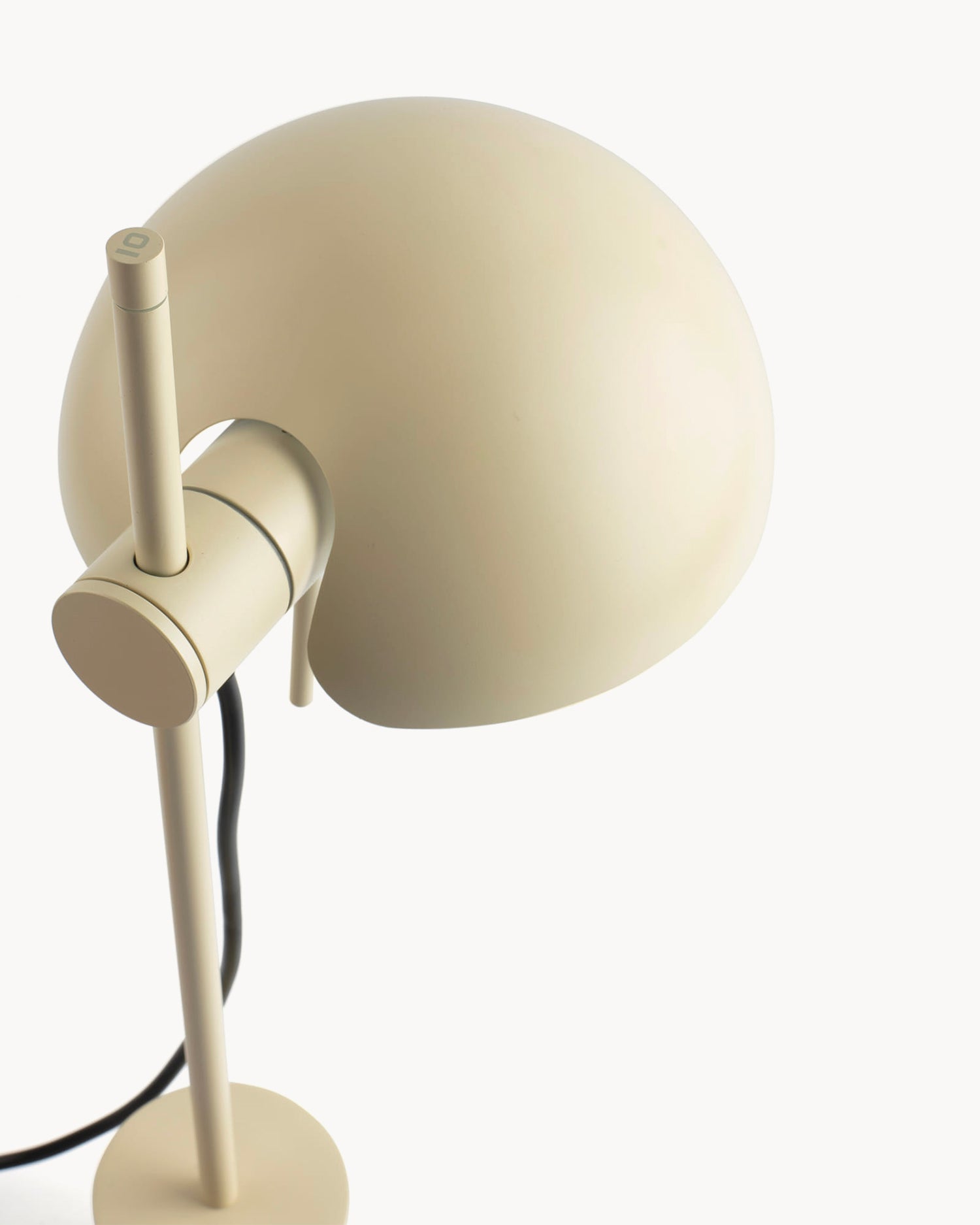 Lampada da tavolo in acciaio Matilda