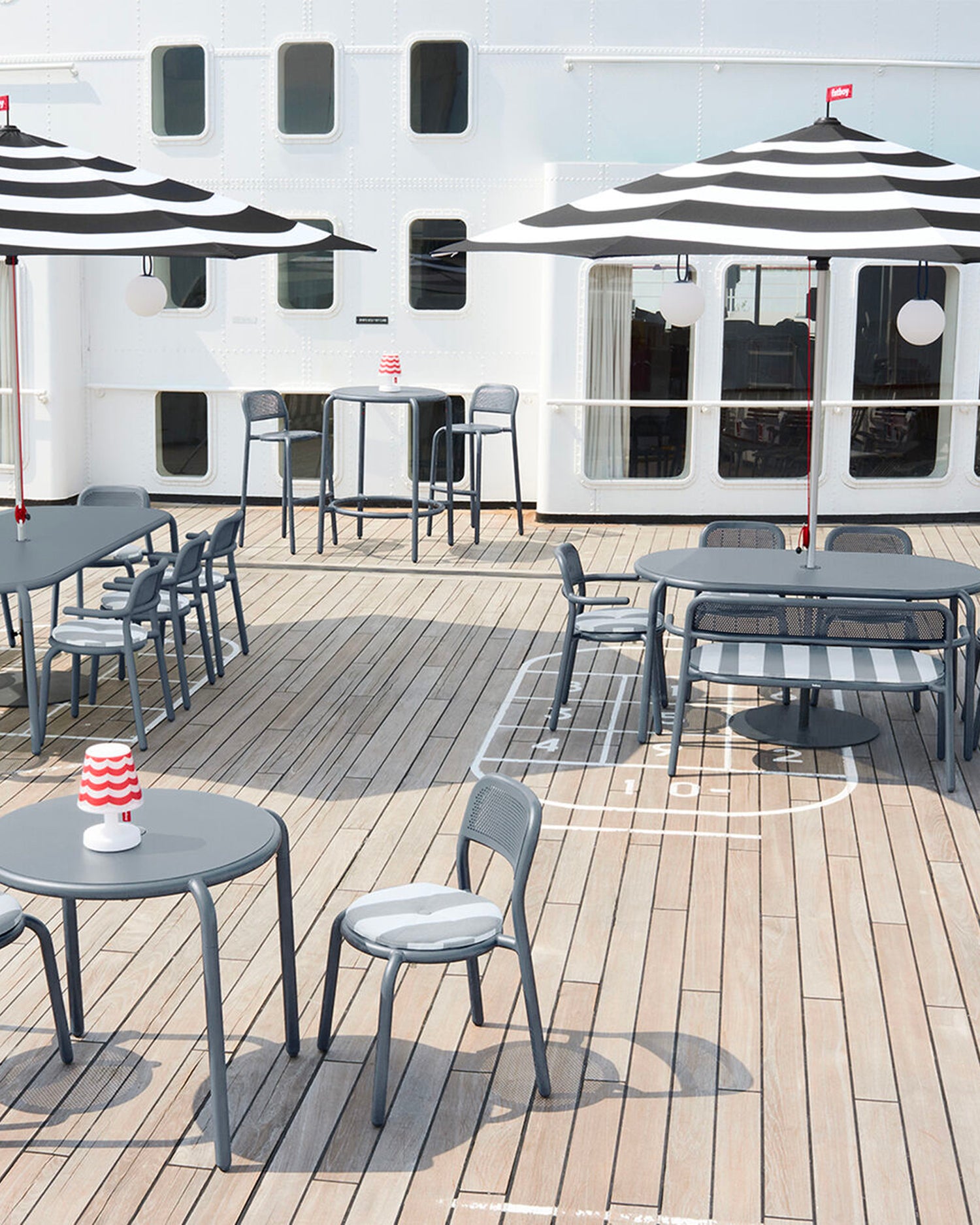 Tavolo ovale in alluminio da esterno Toní