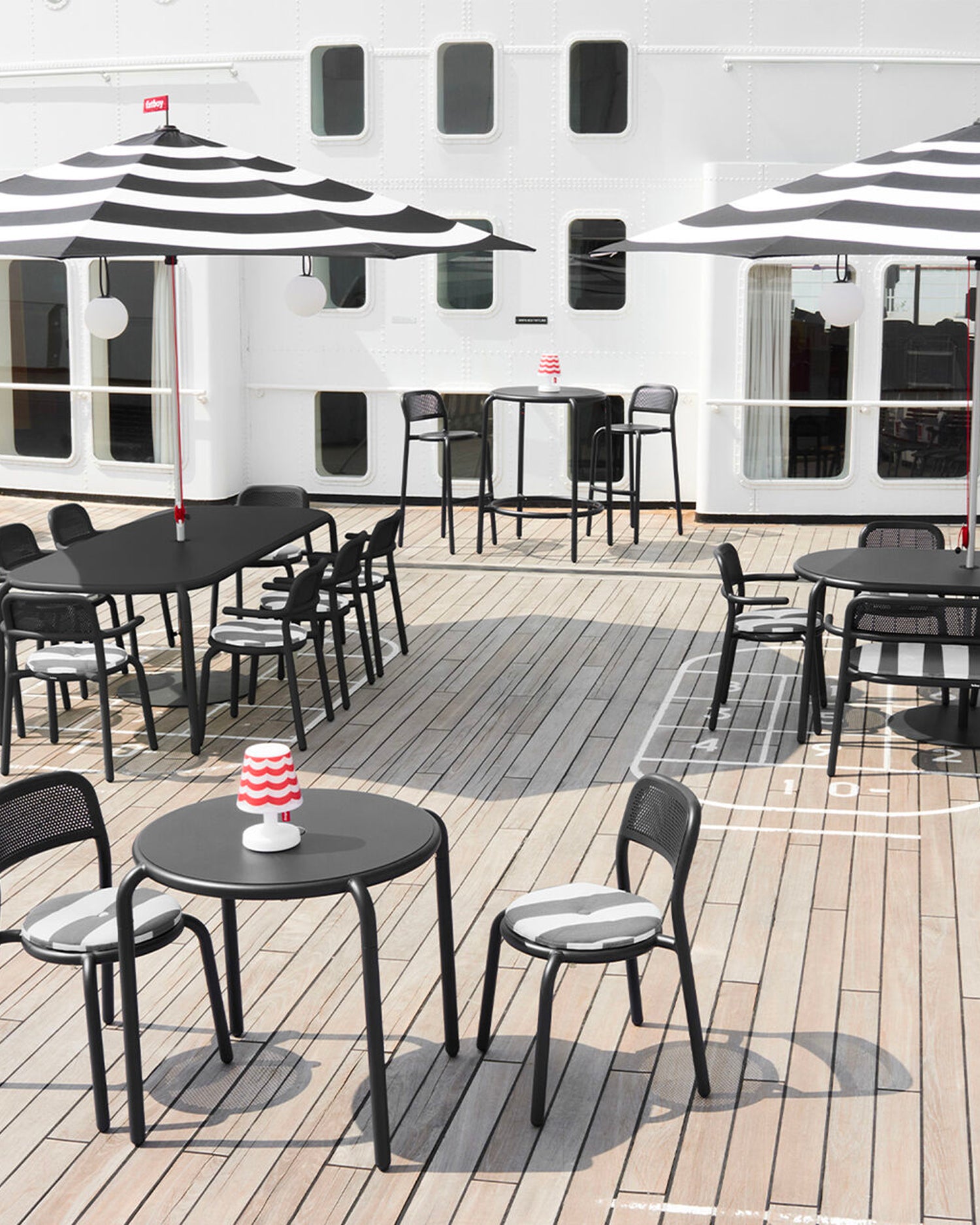 Tavolo ovale in alluminio da esterno Toní