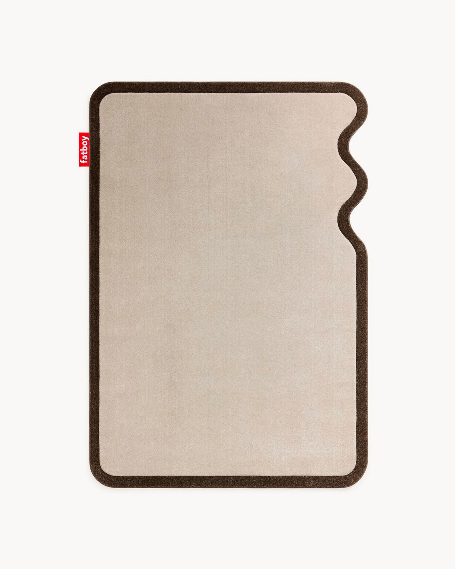 Tappeto di design con bordo ondulato Not Straight Right