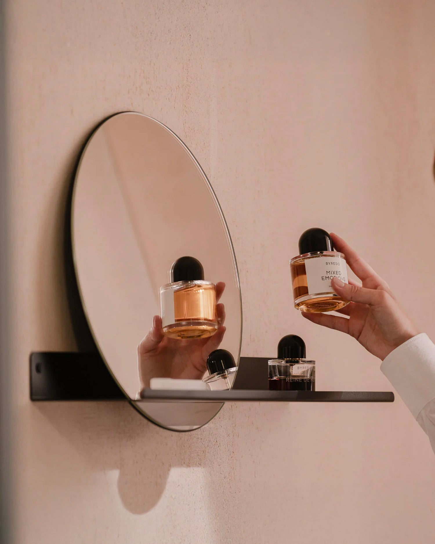 Specchio rotondo con mensola in metallo London