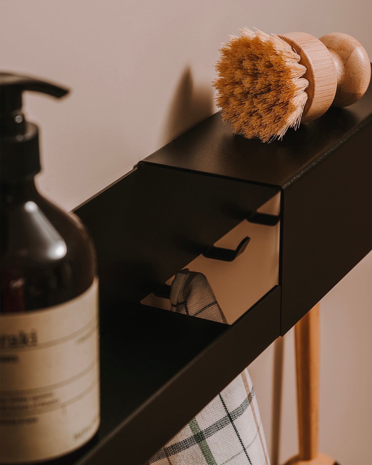 Mensola in metallo con ganci Nice