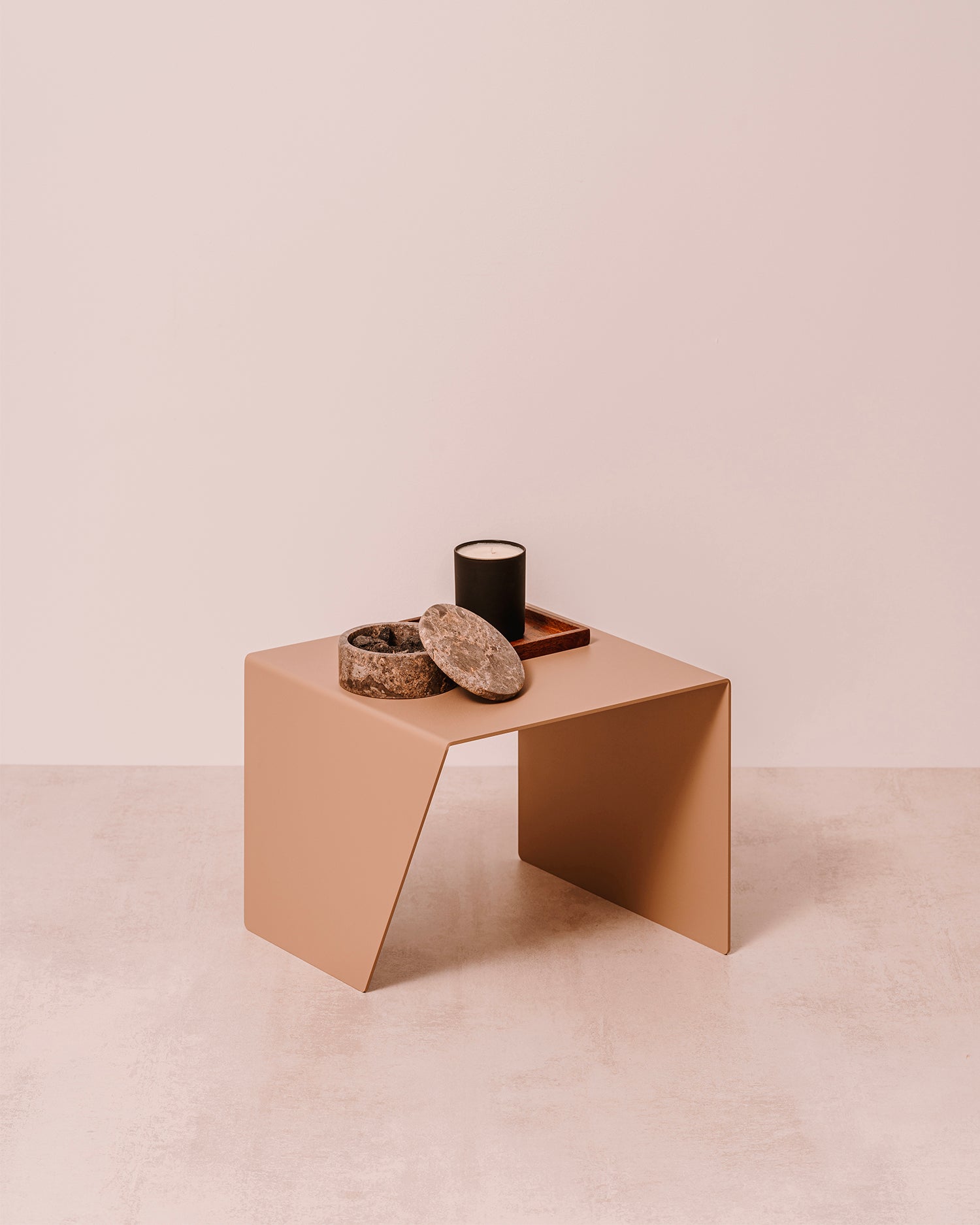 Comodino in metallo Milano