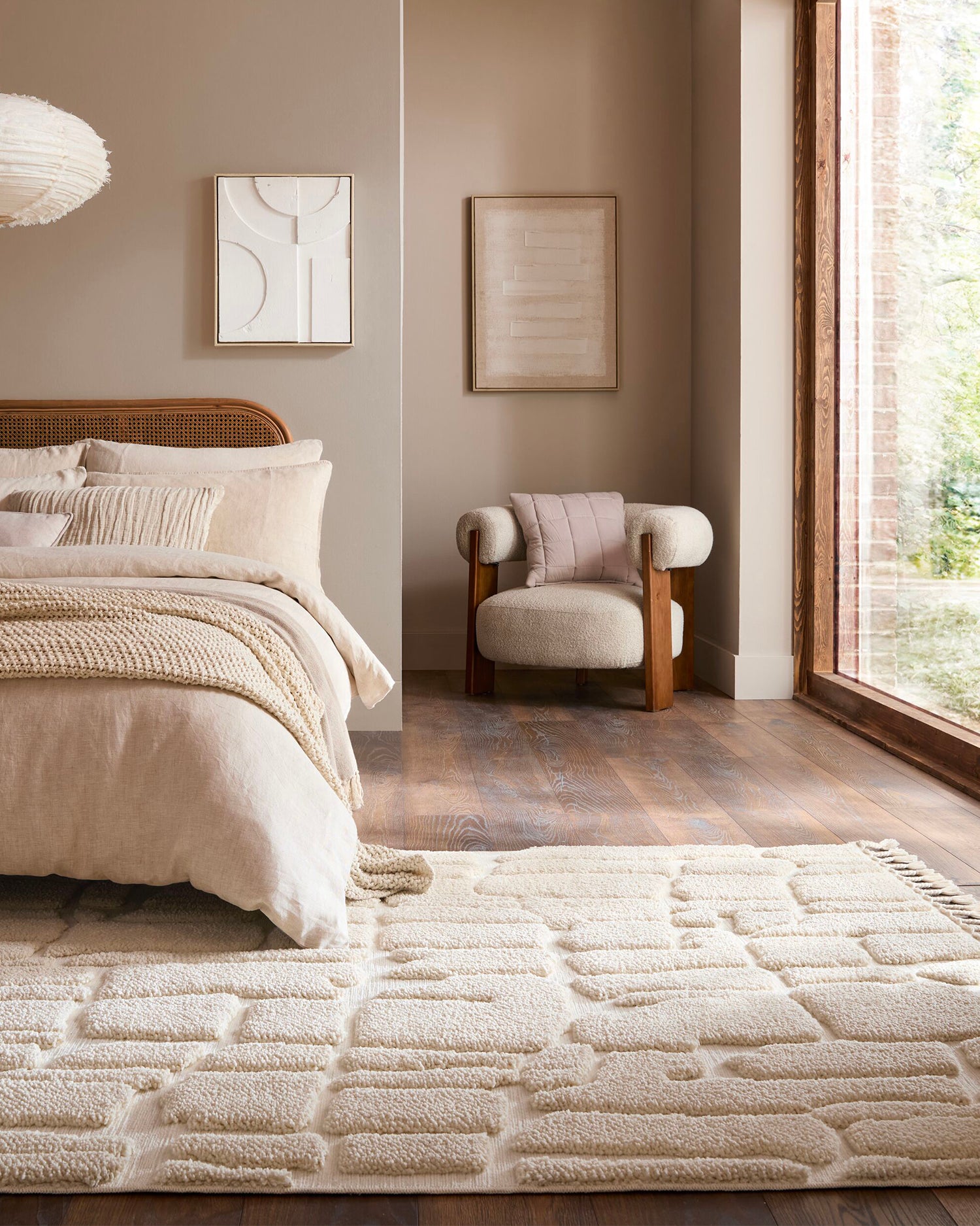 Tappeto moderno con nappe Esra Cobbled