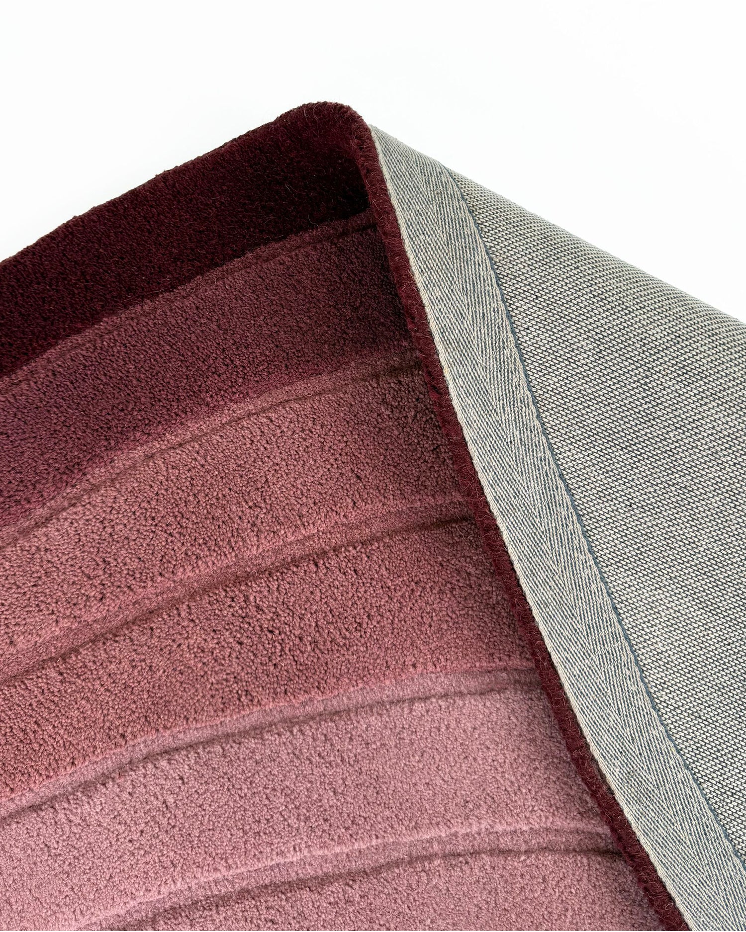 Tappeto ovale in lana Puddle