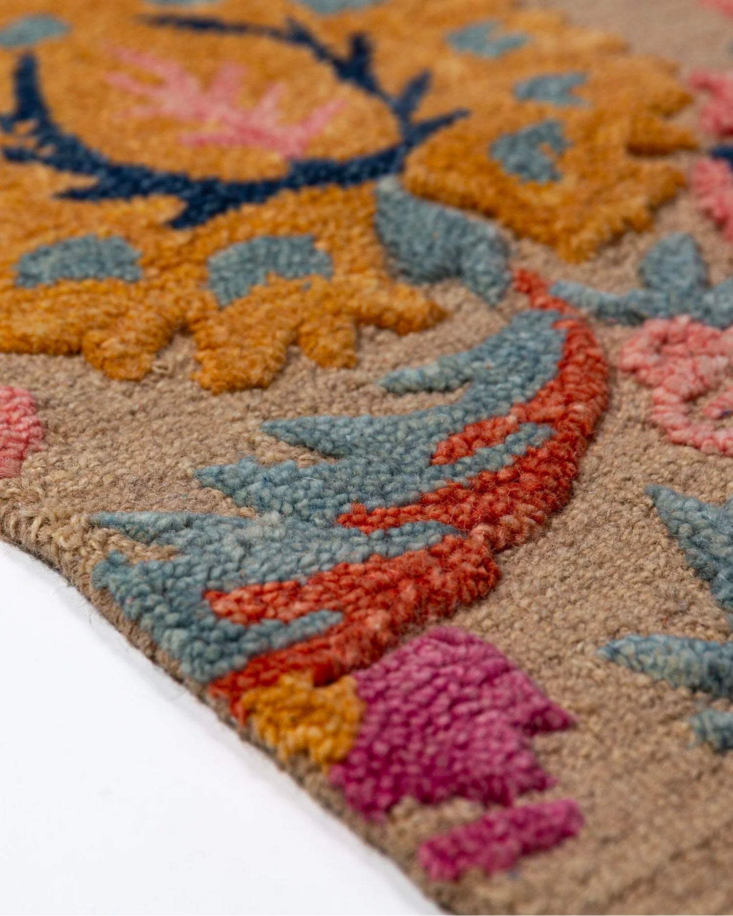 Tappeto fatto a mano in lana Amira Floral