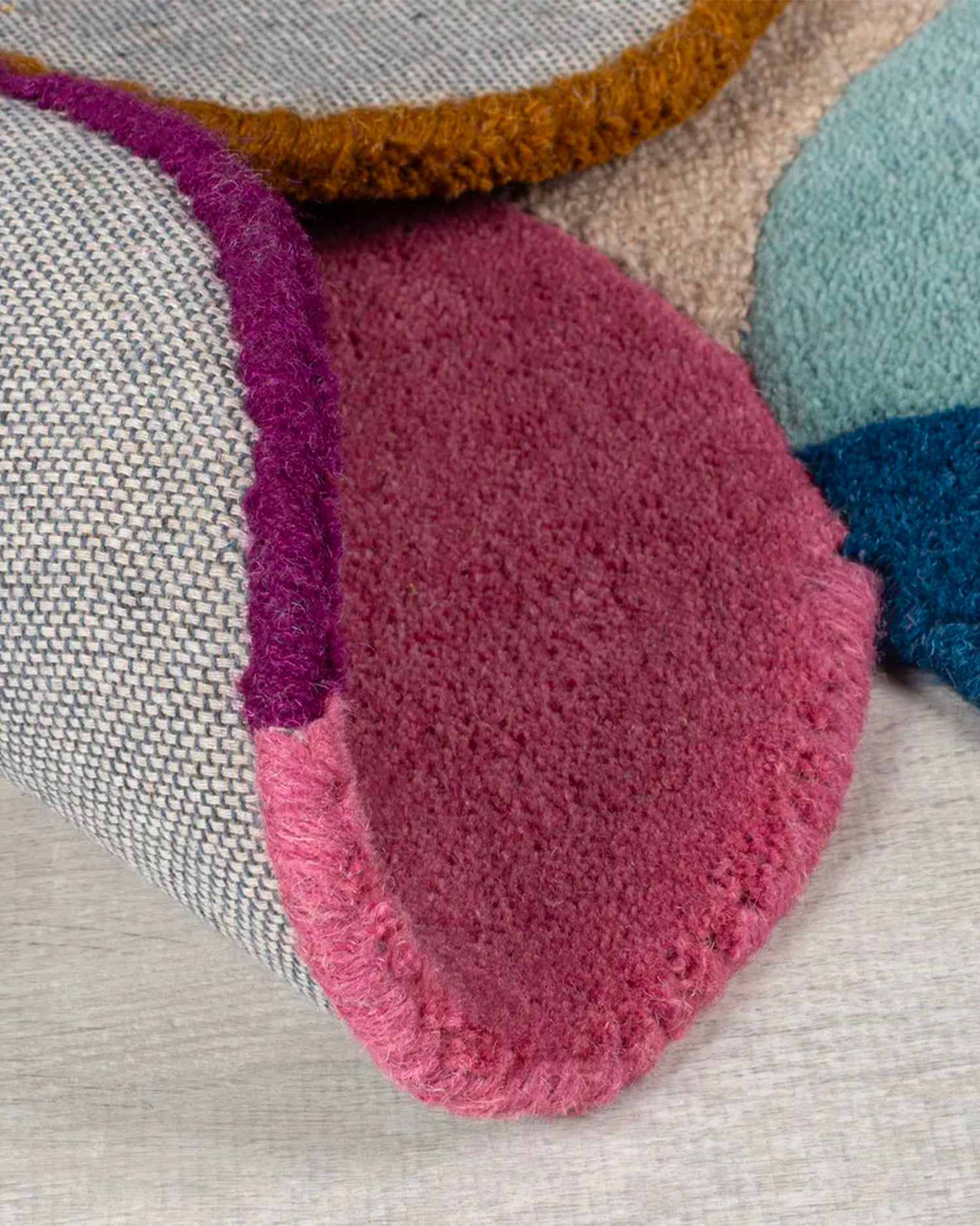 Tappeto fatto a mano in lana Mia Textured