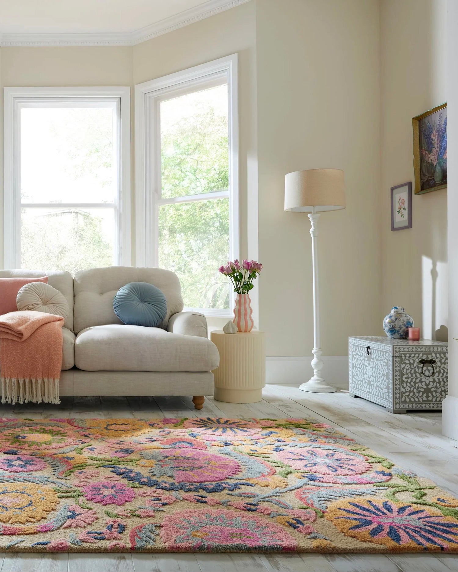 Tappeto fatto a mano in lana Amira Floral