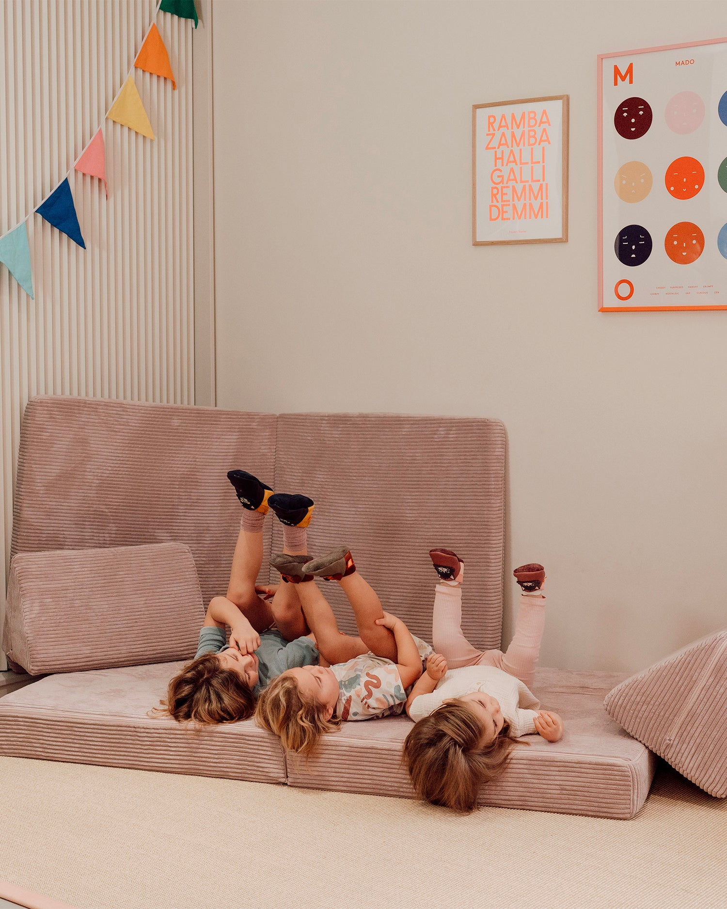 Divano modulare per bambini in velluto a coste