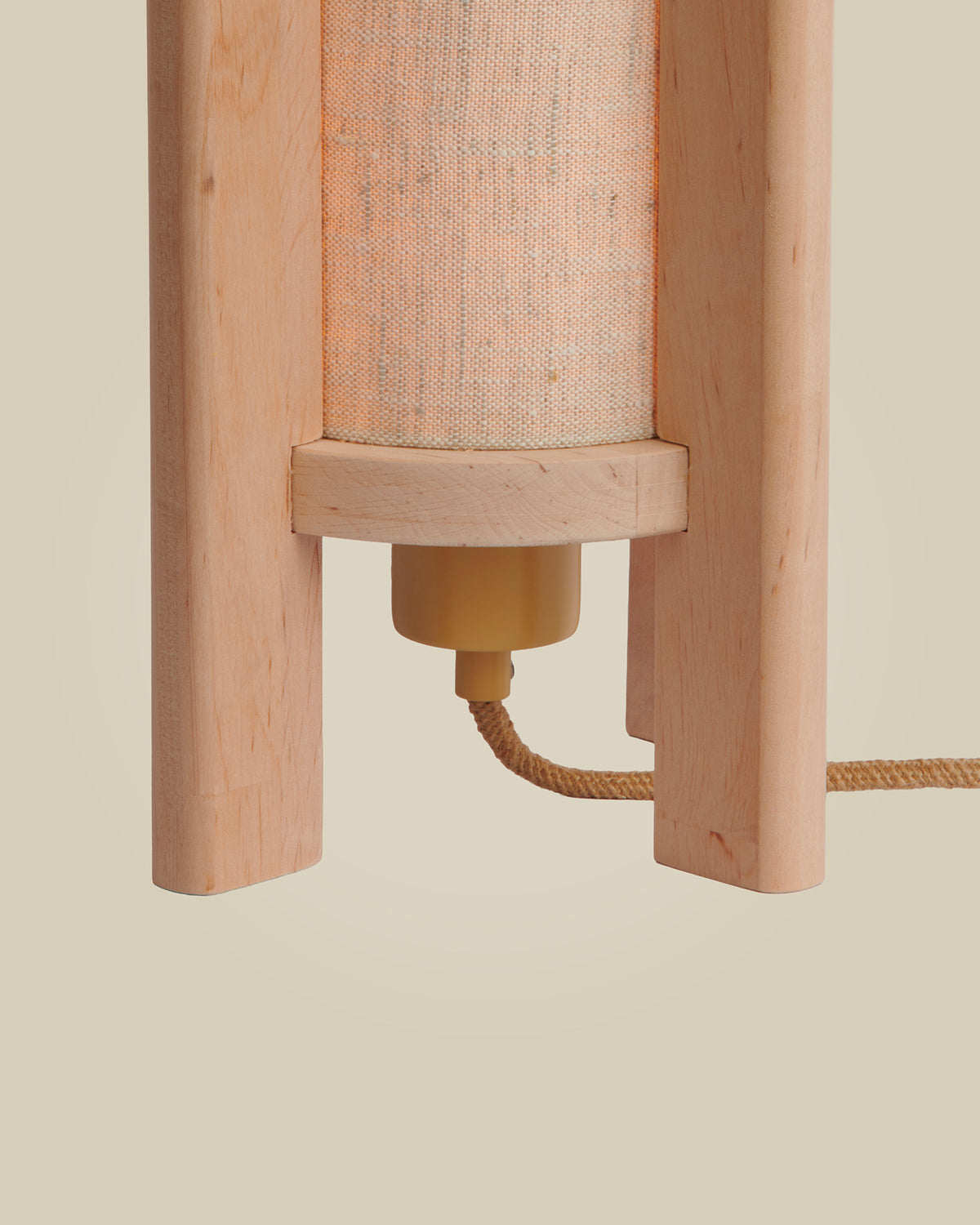 Lampada da tavolo in legno di ontano Corsica