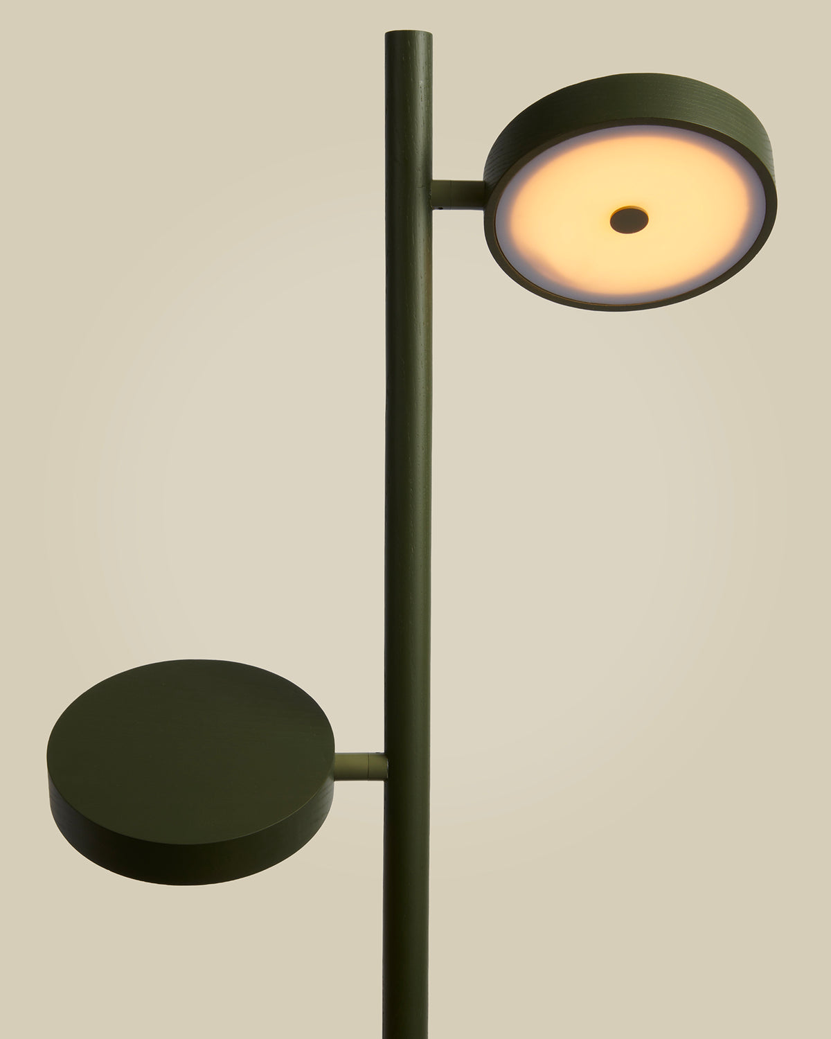 Lampada da terra a 2 luci in legno di frassino Okinawa