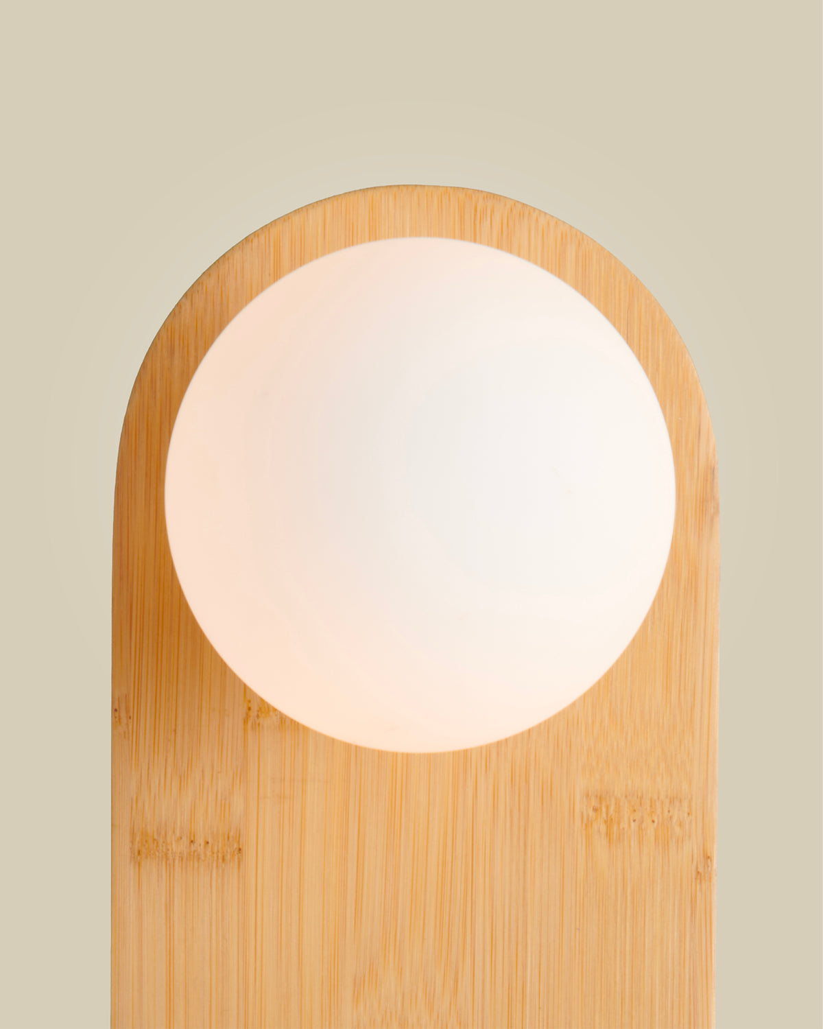 Lampada da parete in bambù Java