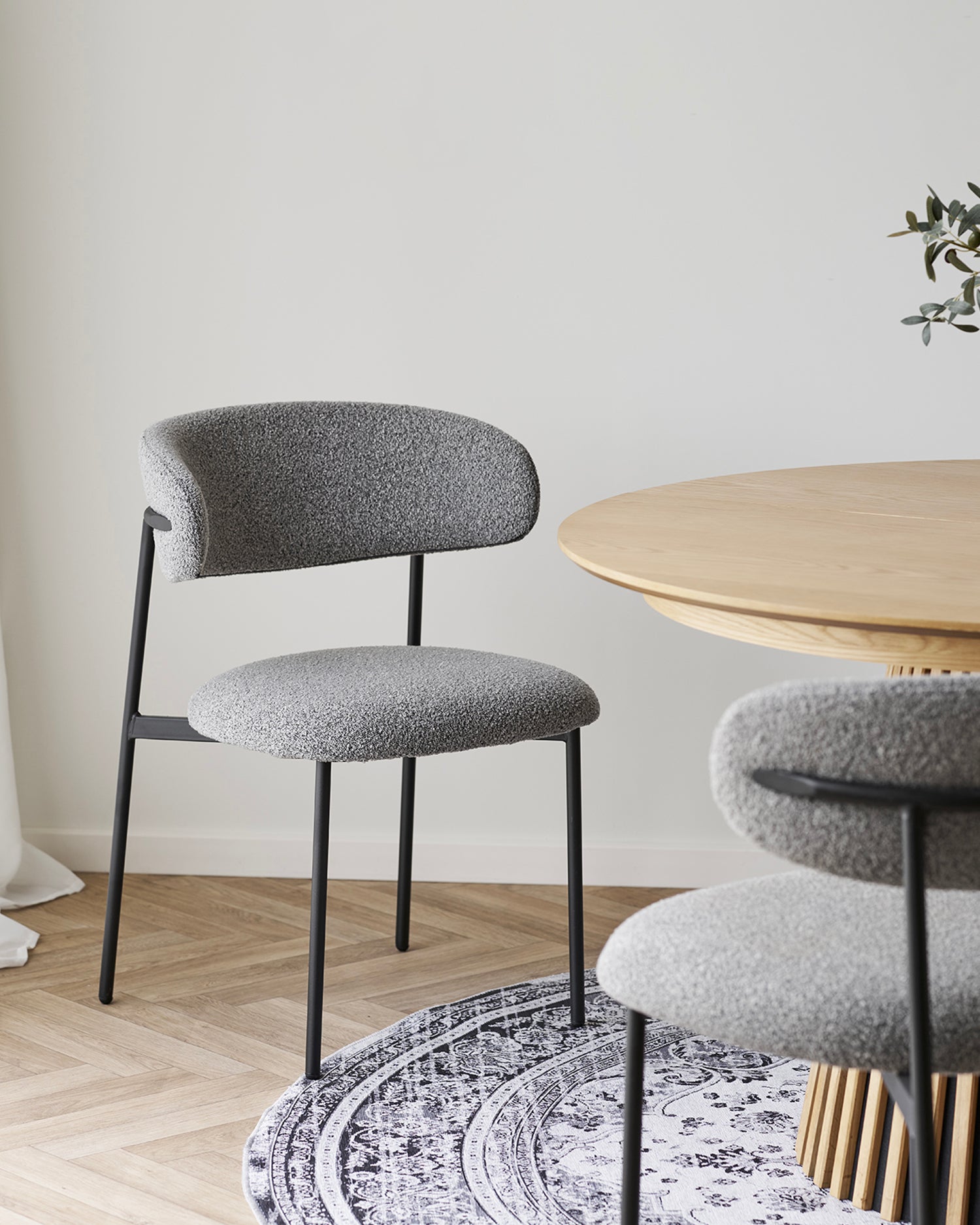 Set 2 sedie da pranzo in bouclè Mira