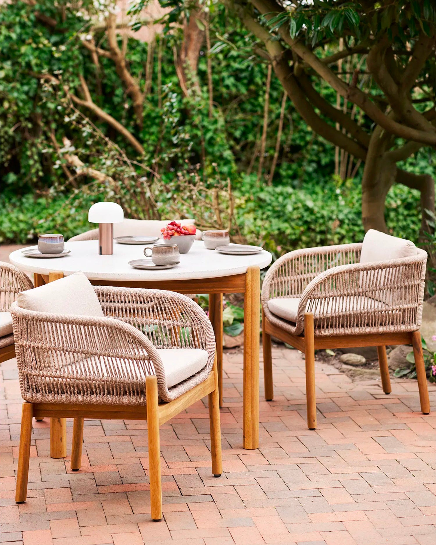 Sedia da esterno in acacia e corda intrecciata Colette