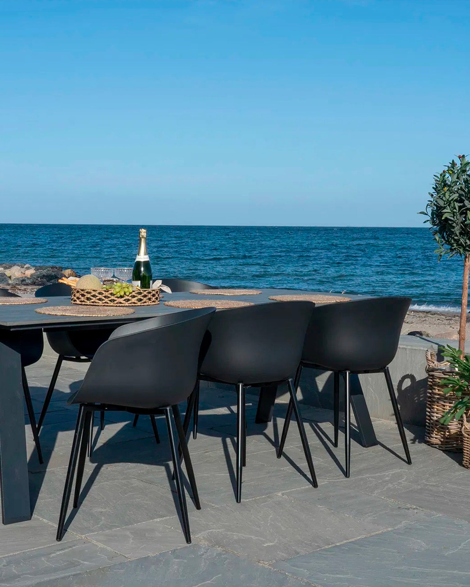 Set 2 sedie da esterno in polipropilene Roda