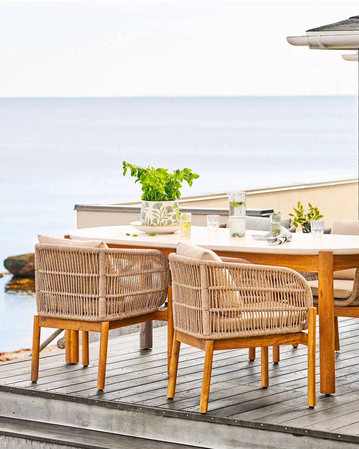 Sedia da esterno in acacia e corda intrecciata Colette