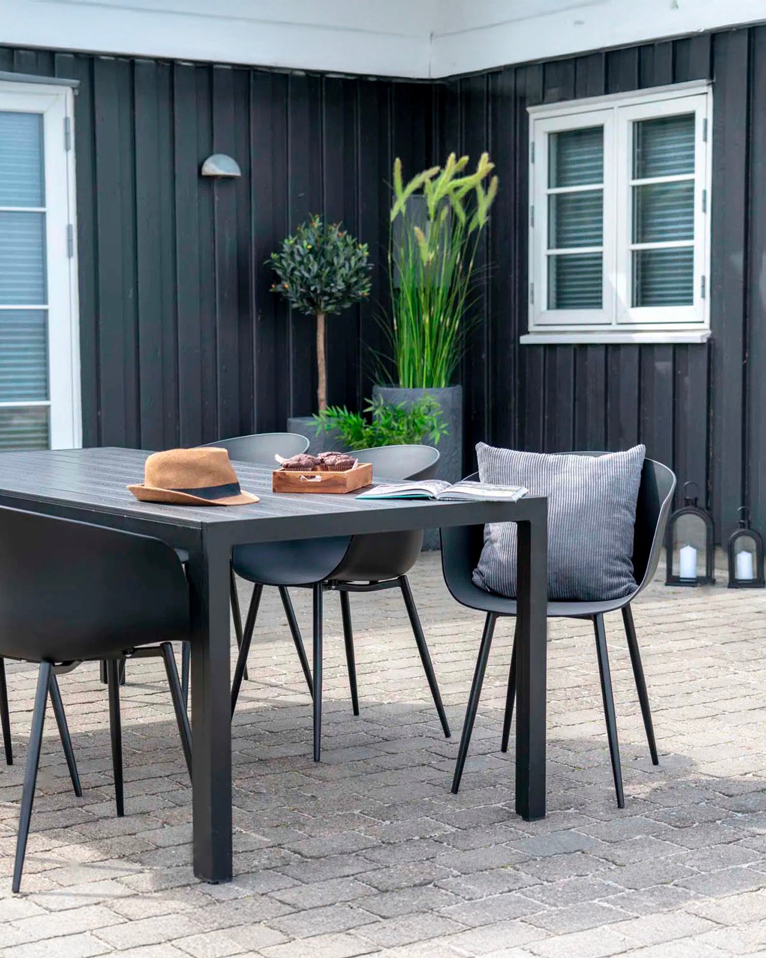 Set 2 sedie da esterno in polipropilene Roda