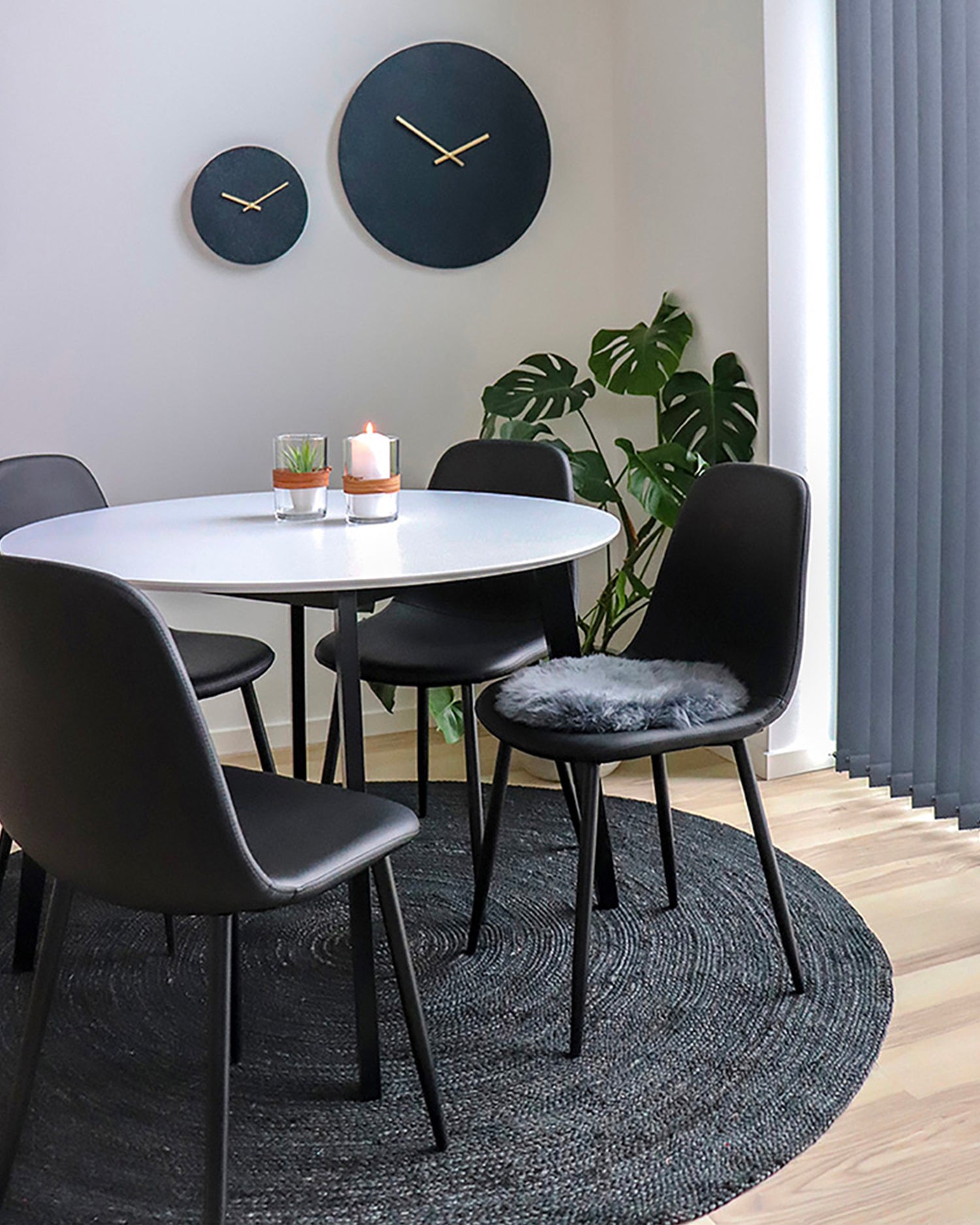 Set 2 sedie da pranzo in ecopelle Stockholm