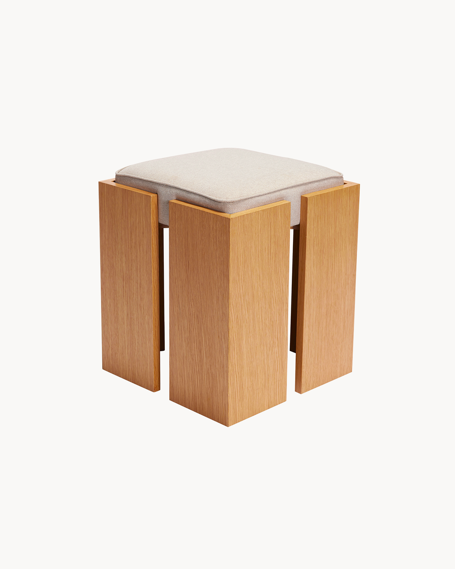 Sgabello in legno di rovere con cuscino Forma