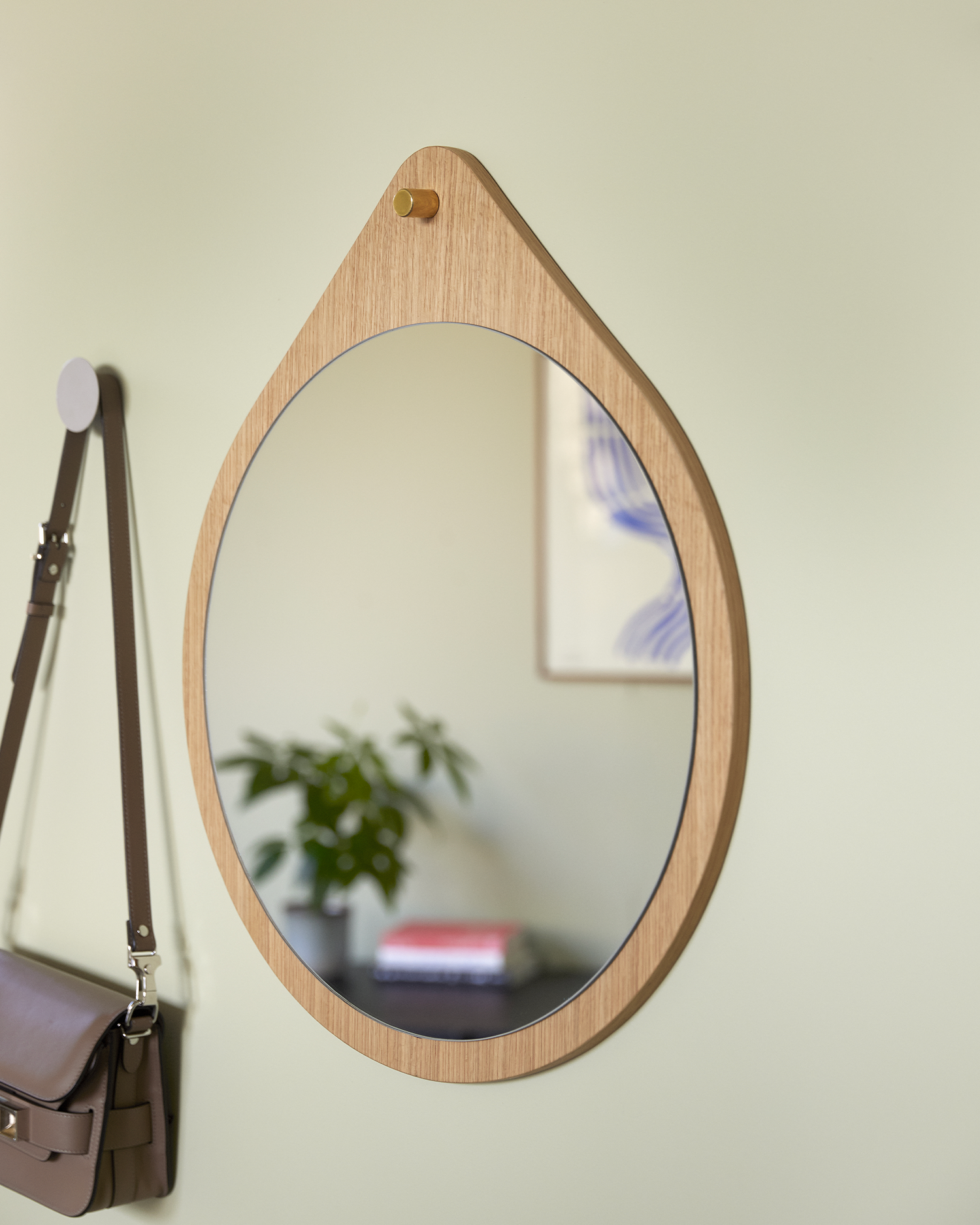 Specchio a forma di goccia in legno di quercia Drop