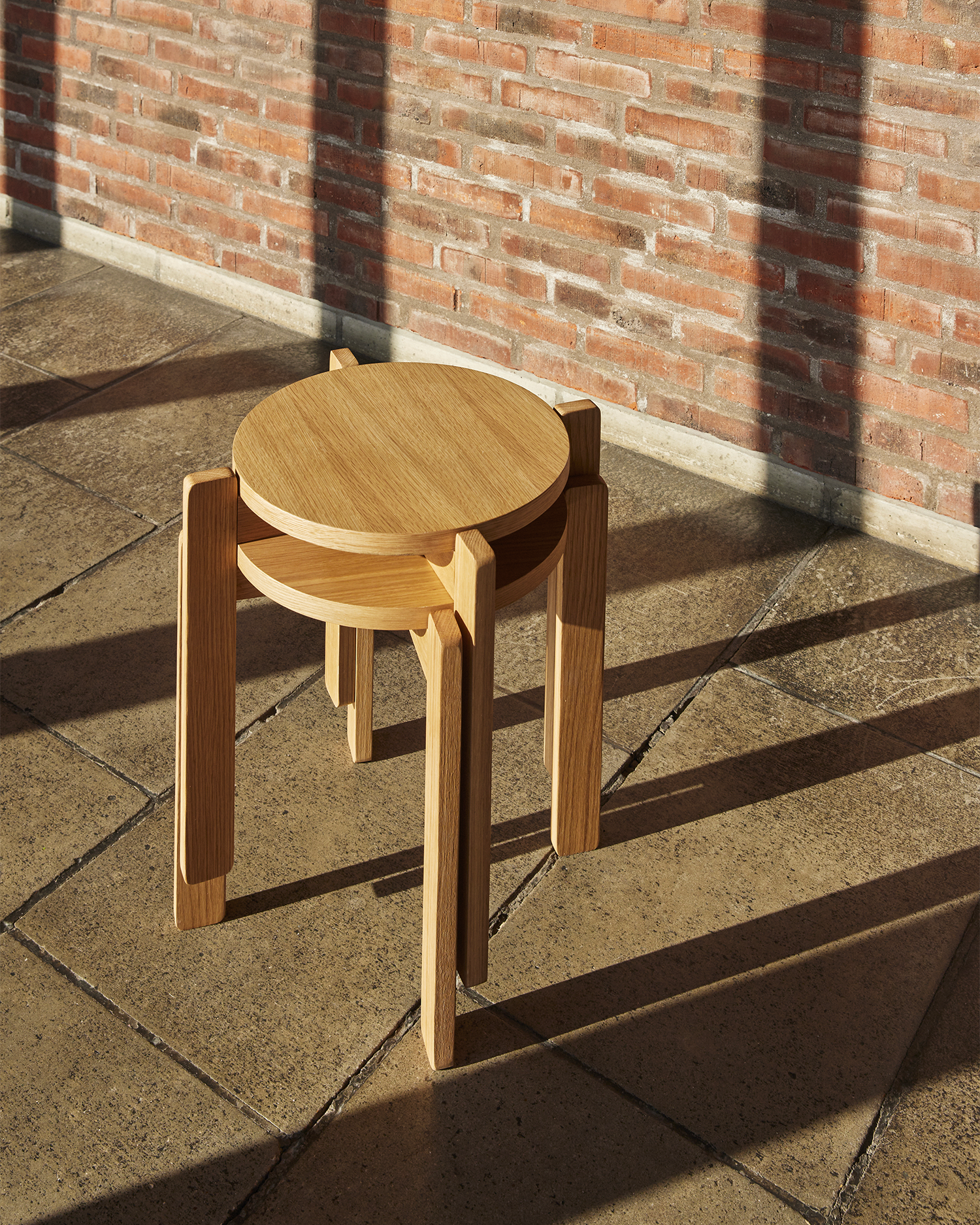 Sgabello in legno di quercia Always