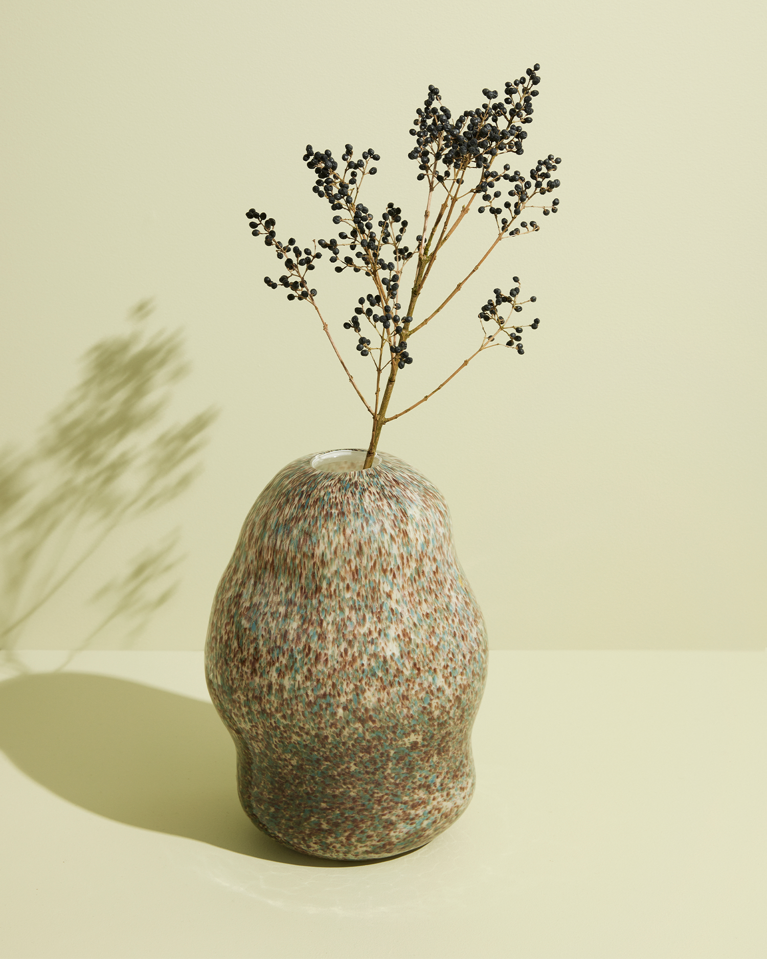 Vaso in vetro dalla forma organica Miro, marrone