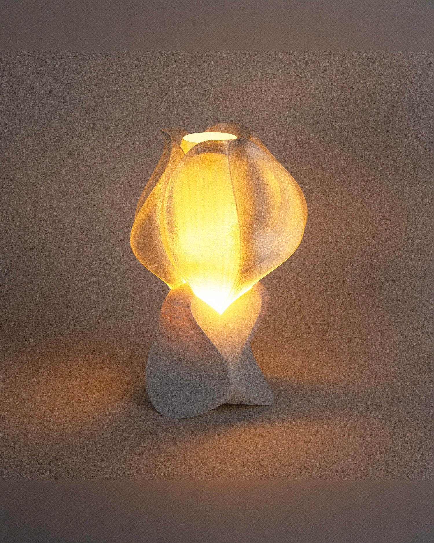 Lampada da tavolo stampata in 3D Iris Mini