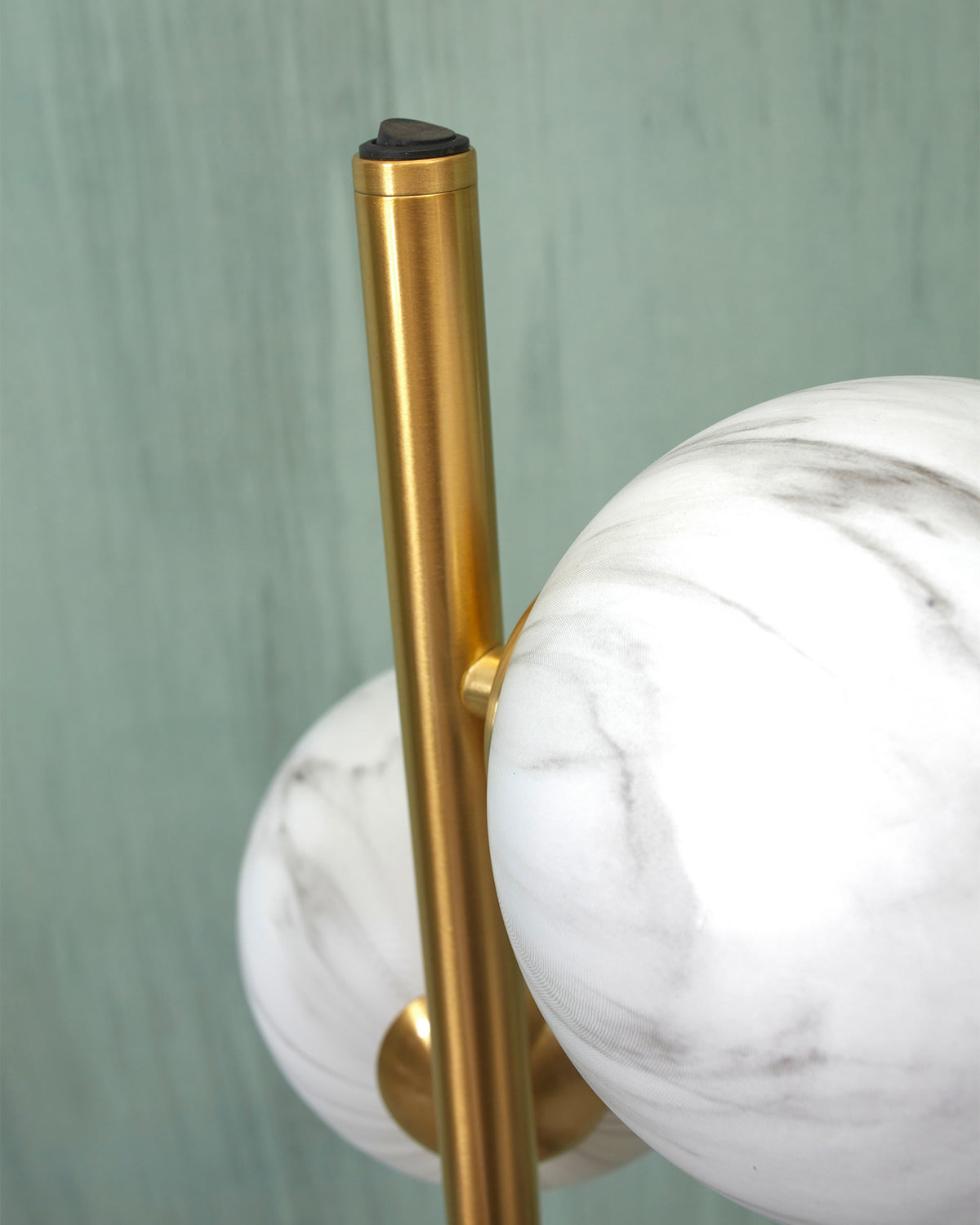 Lampada da terra a 3 sfere in vetro Carrara