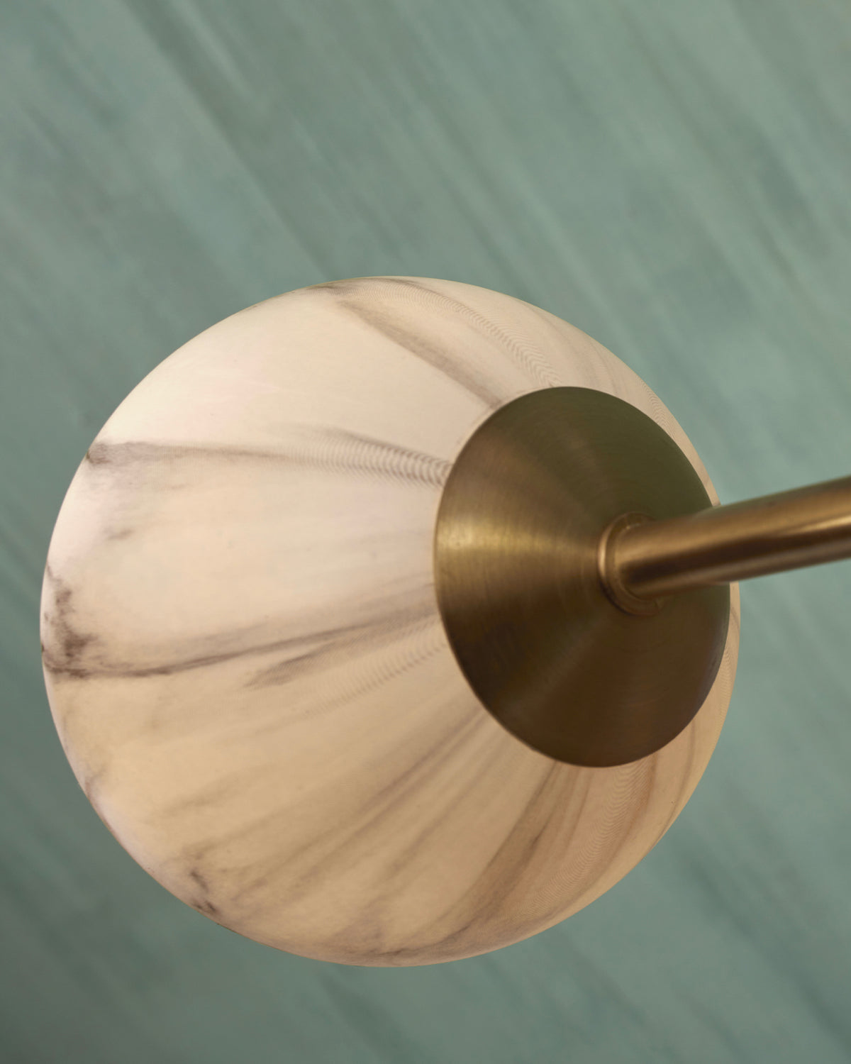 Lampadario a 3 bracci con sfere in vetro Carrara