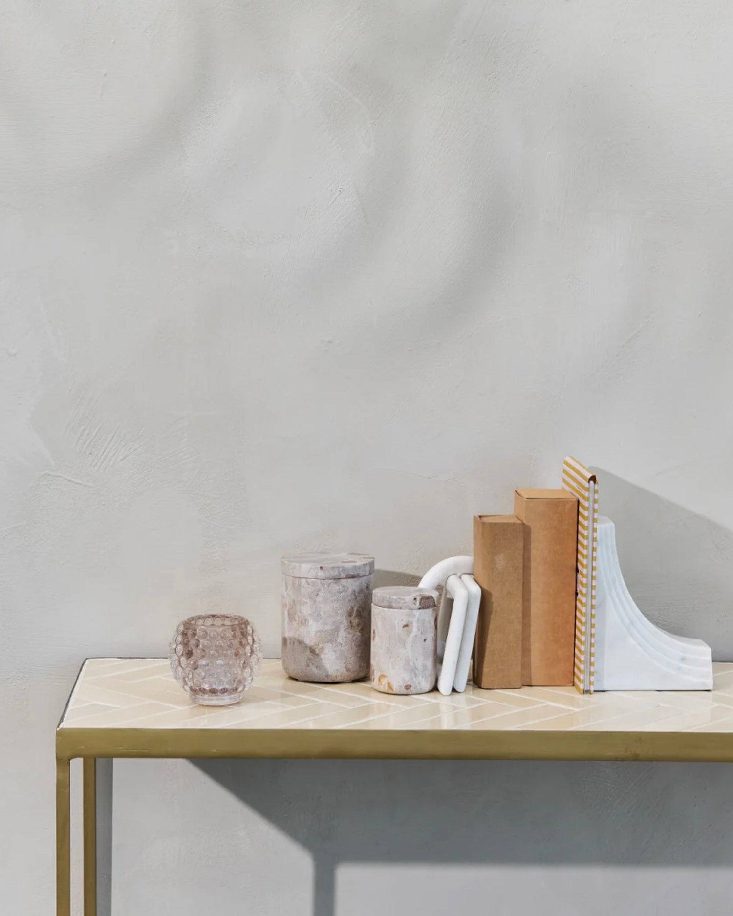 Contenitore rotondo in marmo Ellia, beige