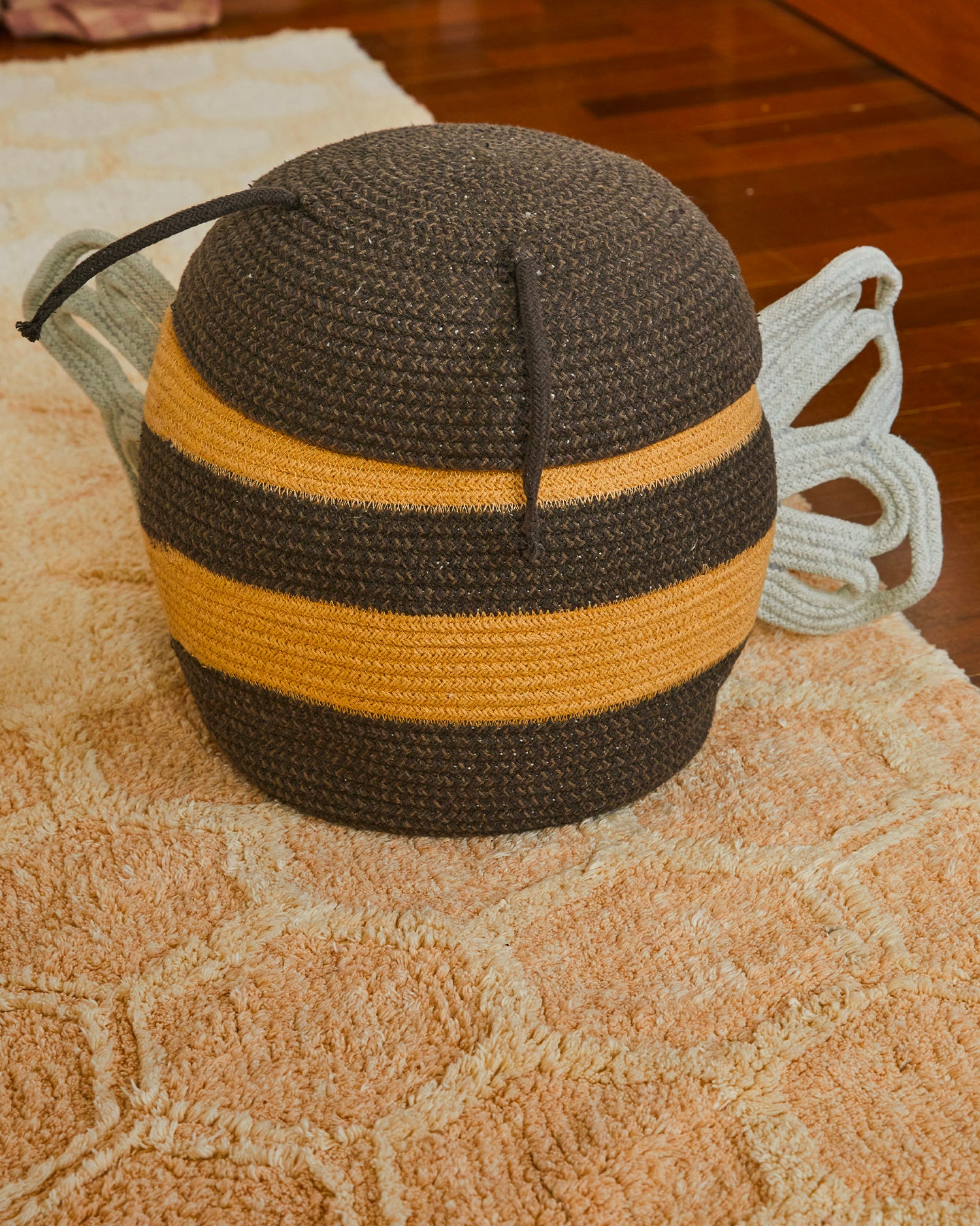 Cesto con coperchio realizzato a mano Mama Bee