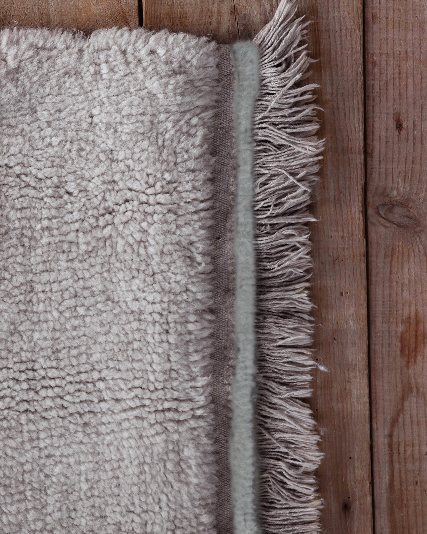 Tappeto lavabile in lana realizzato a mano Steppe