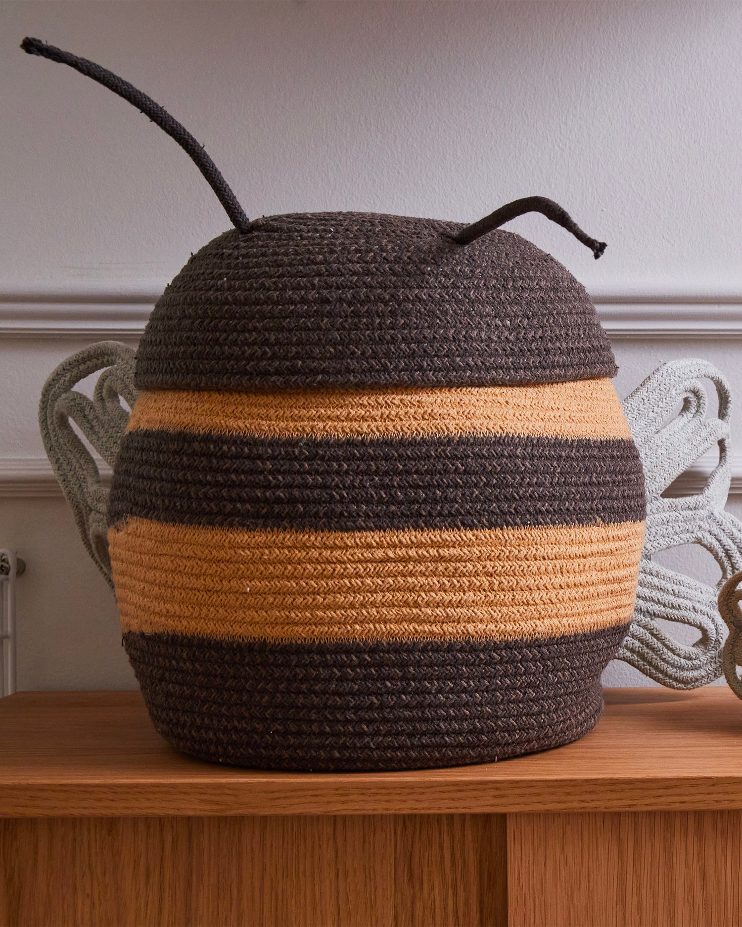 Cesto con coperchio realizzato a mano Mama Bee