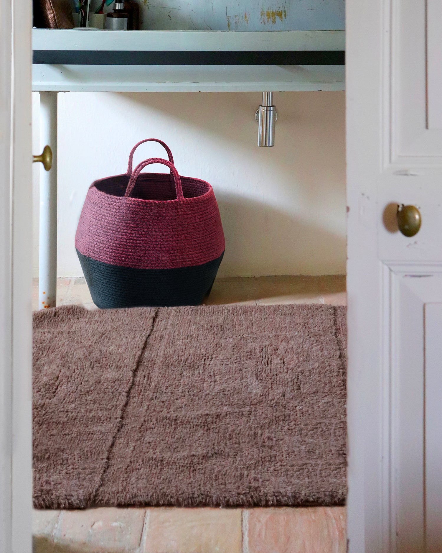 Tappeto lavabile in lana realizzato a mano Steppe