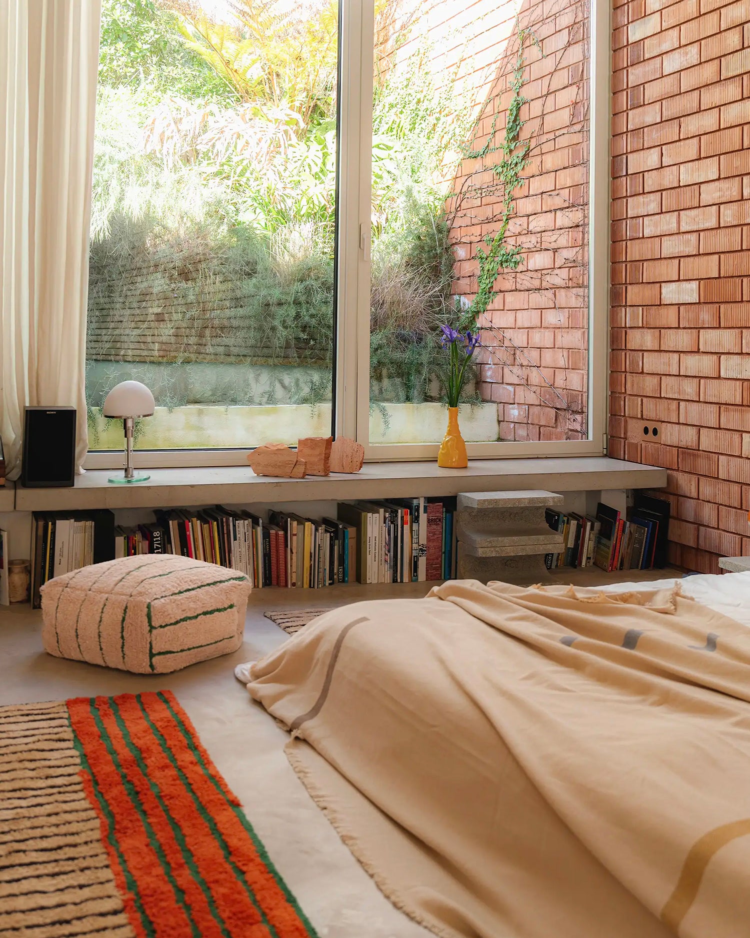 Pouf in cotone realizzato a mano Lines