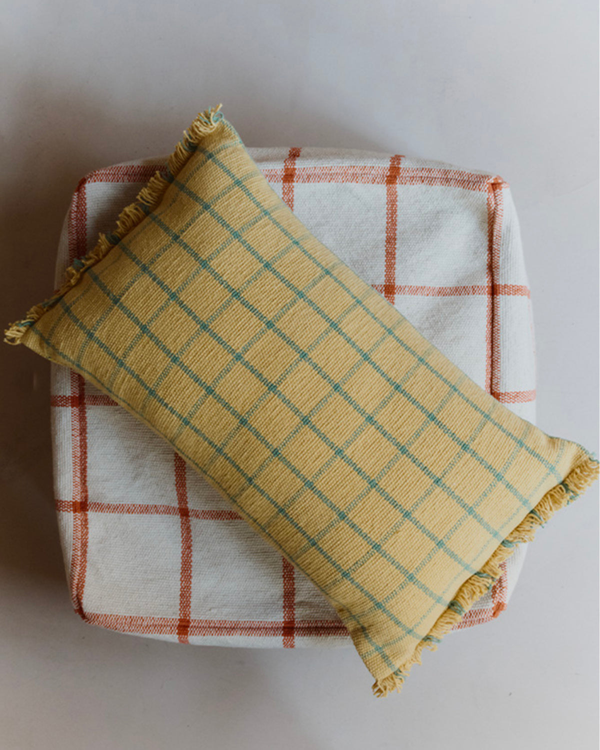 Cuscino intrecciato a mano Geo Block