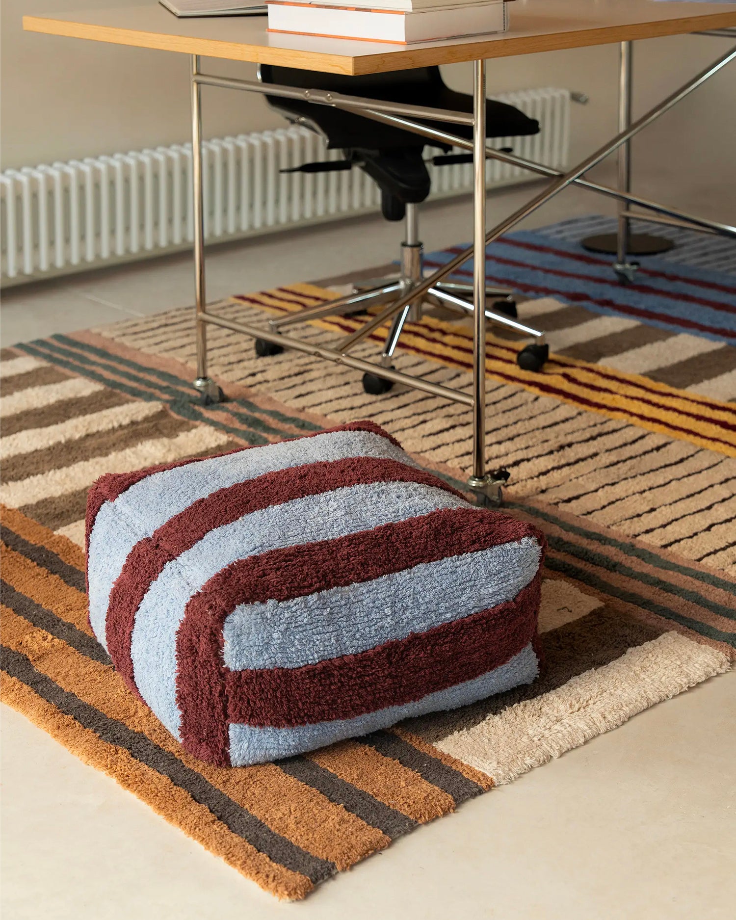 Pouf in cotone realizzato a mano Lines